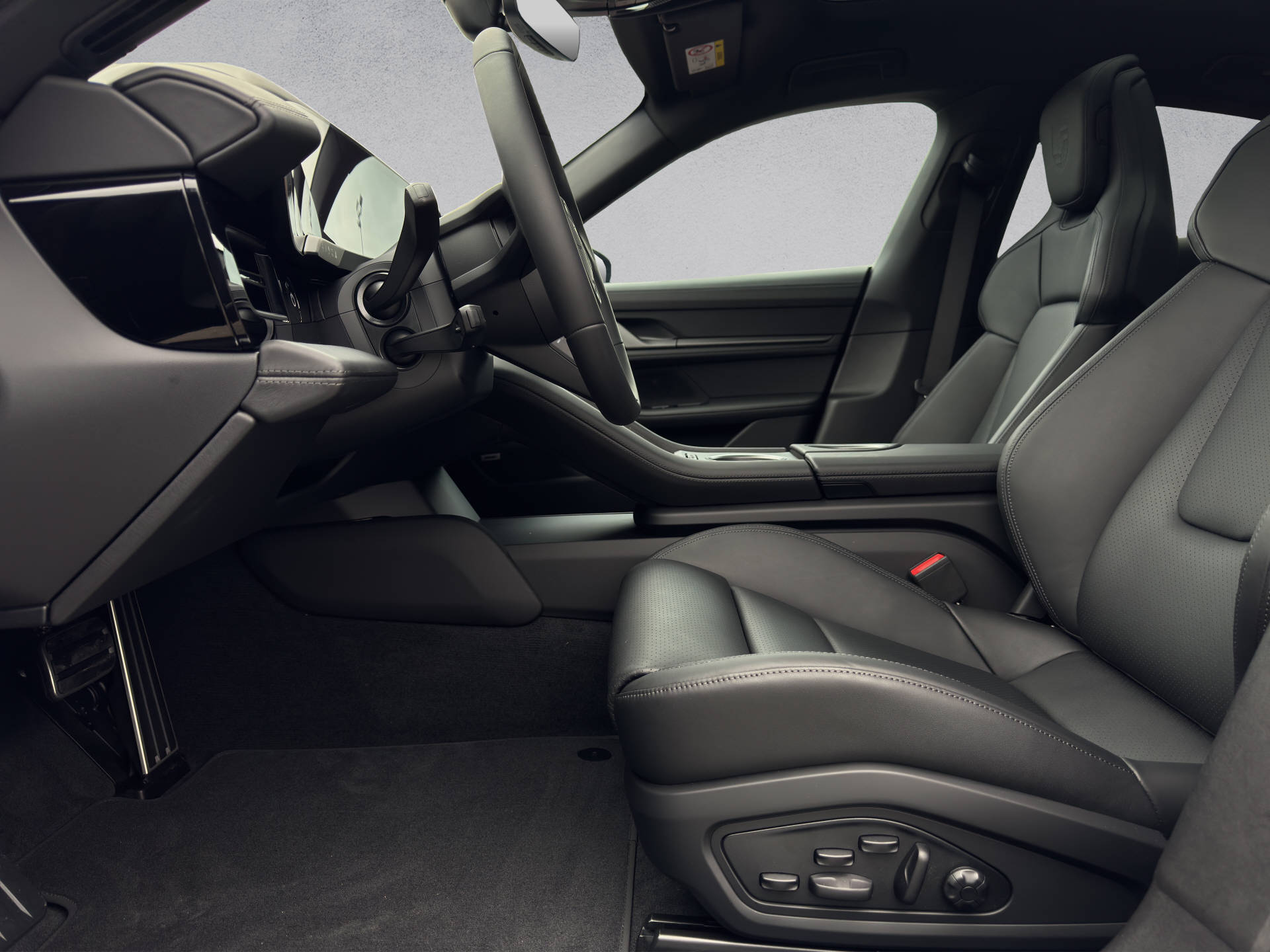PORSCHE Taycan mit Performance Batterie Plus-image-6