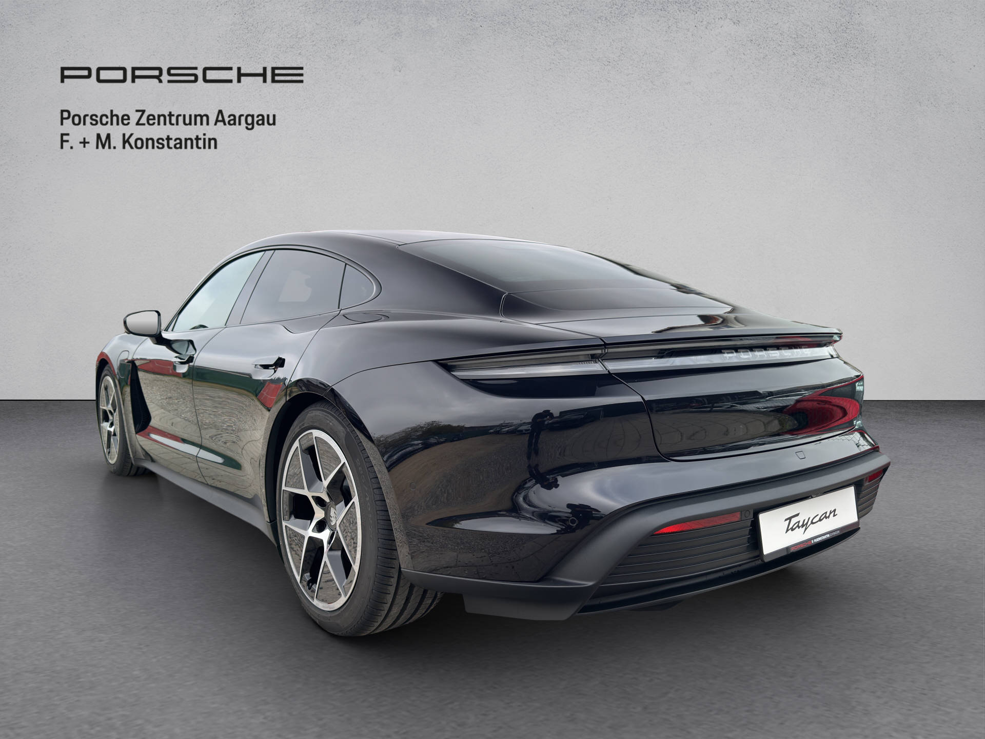 PORSCHE Taycan mit Performance Batterie Plus-image-3