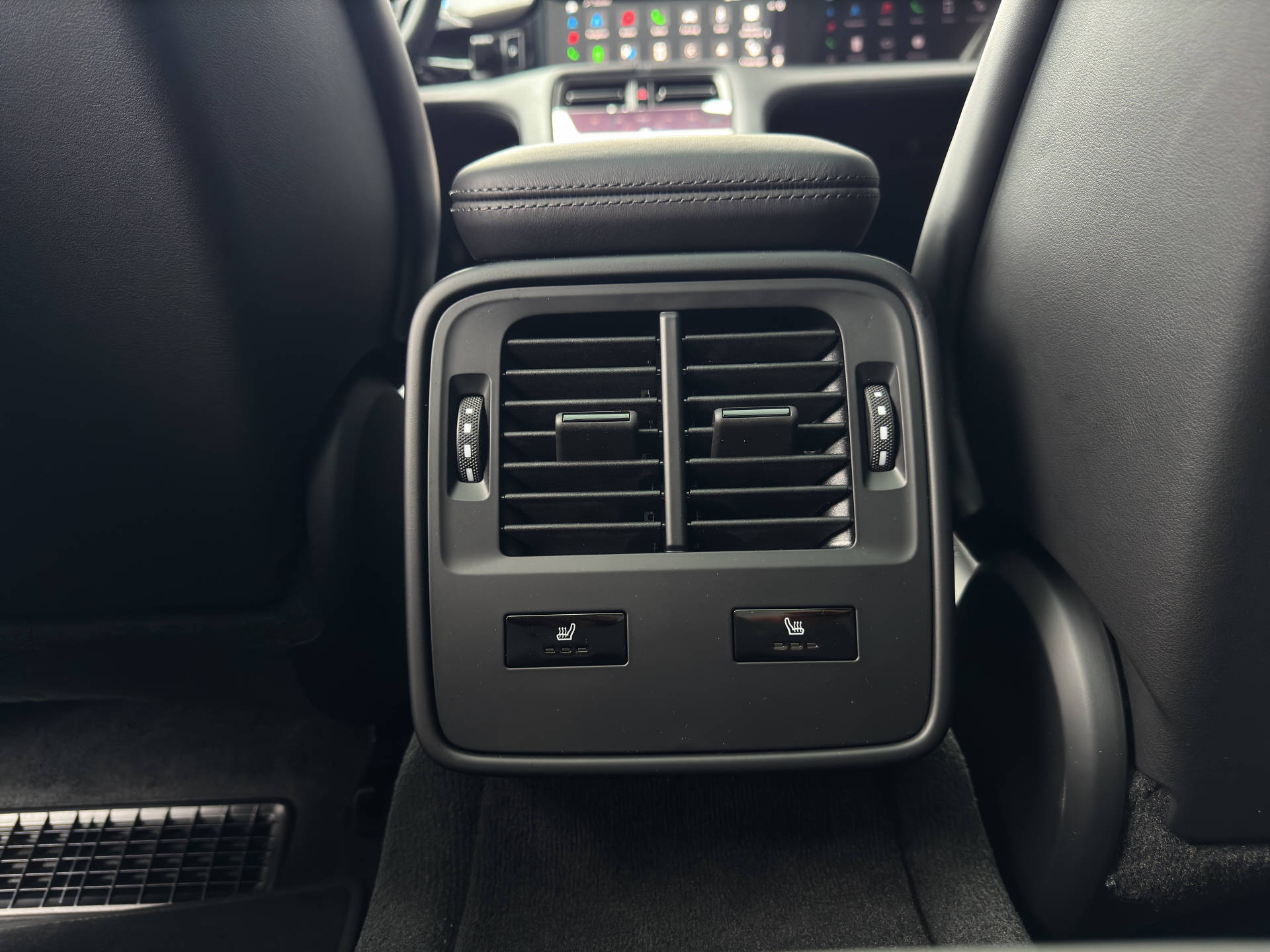 PORSCHE Taycan mit Performance Batterie Plus-image-11