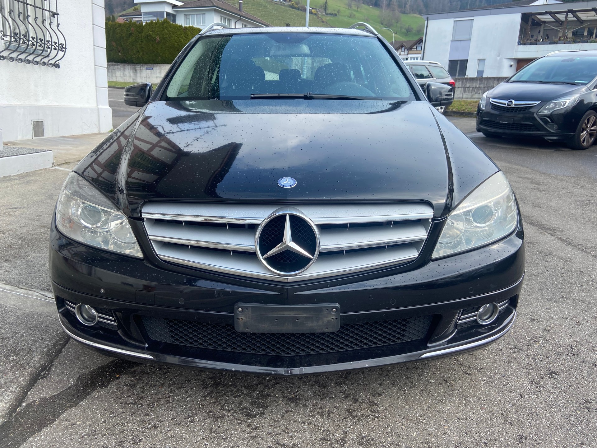 MERCEDES-BENZ C 180 CGI BlueEfficiency Automatic-image-1