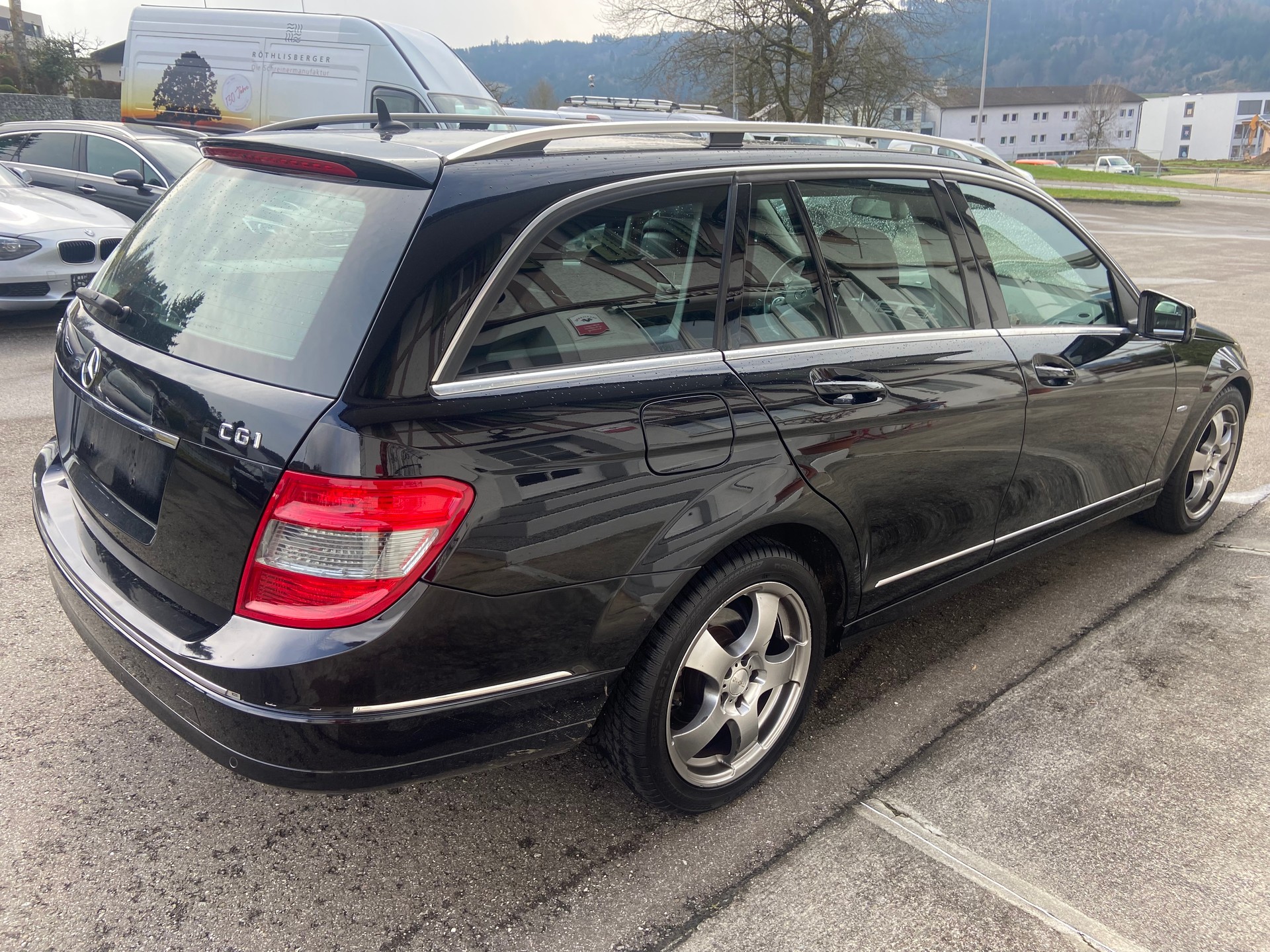 MERCEDES-BENZ C 180 CGI BlueEfficiency Automatic-image-3