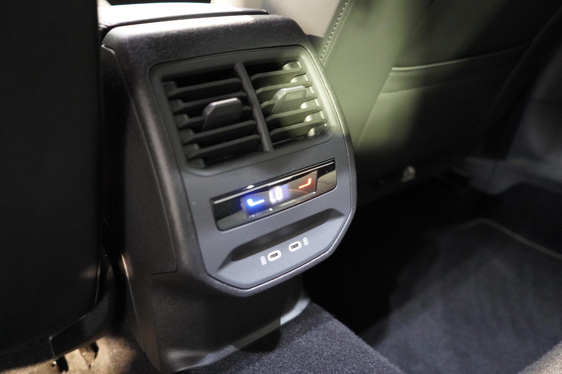 CUPRA Formentor 2.0TSI Tribe Edition 4Drive DSG / Akrapovic Abgasanlage-image-15