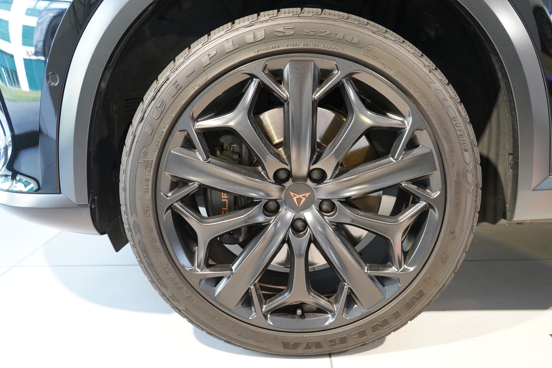 CUPRA Formentor 2.0TSI Tribe Edition 4Drive DSG / Akrapovic Abgasanlage-image-22