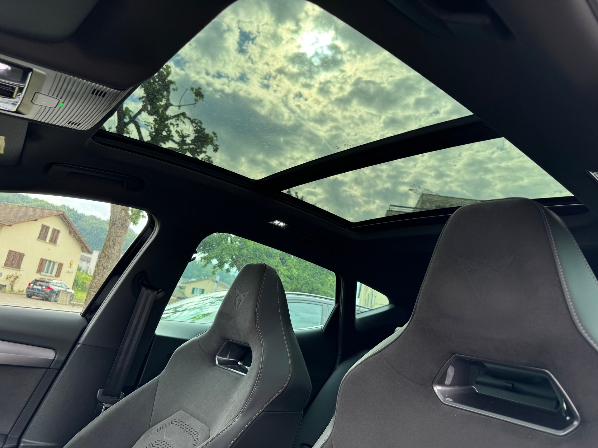 CUPRA Formentor 2.0TSI Tribe Edition 4Drive DSG / Akrapovic Abgasanlage-image-18
