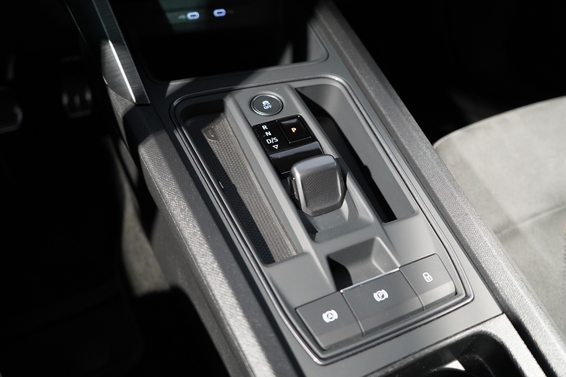 CUPRA Formentor 2.0TSI Tribe Edition 4Drive DSG / Akrapovic Abgasanlage-image-11