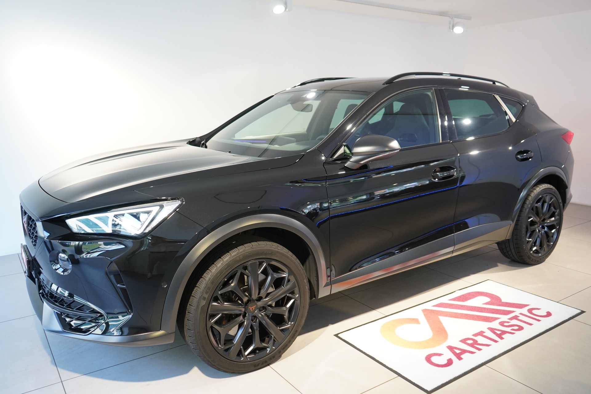 CUPRA Formentor 2.0TSI Tribe Edition 4Drive DSG / Akrapovic Abgasanlage-image-0