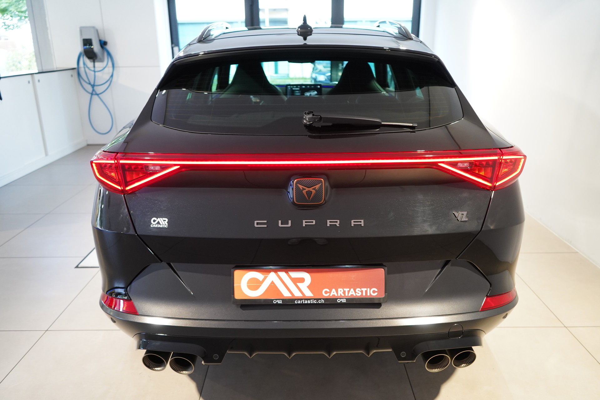 CUPRA Formentor 2.0TSI Tribe Edition 4Drive DSG / Akrapovic Abgasanlage-image-3