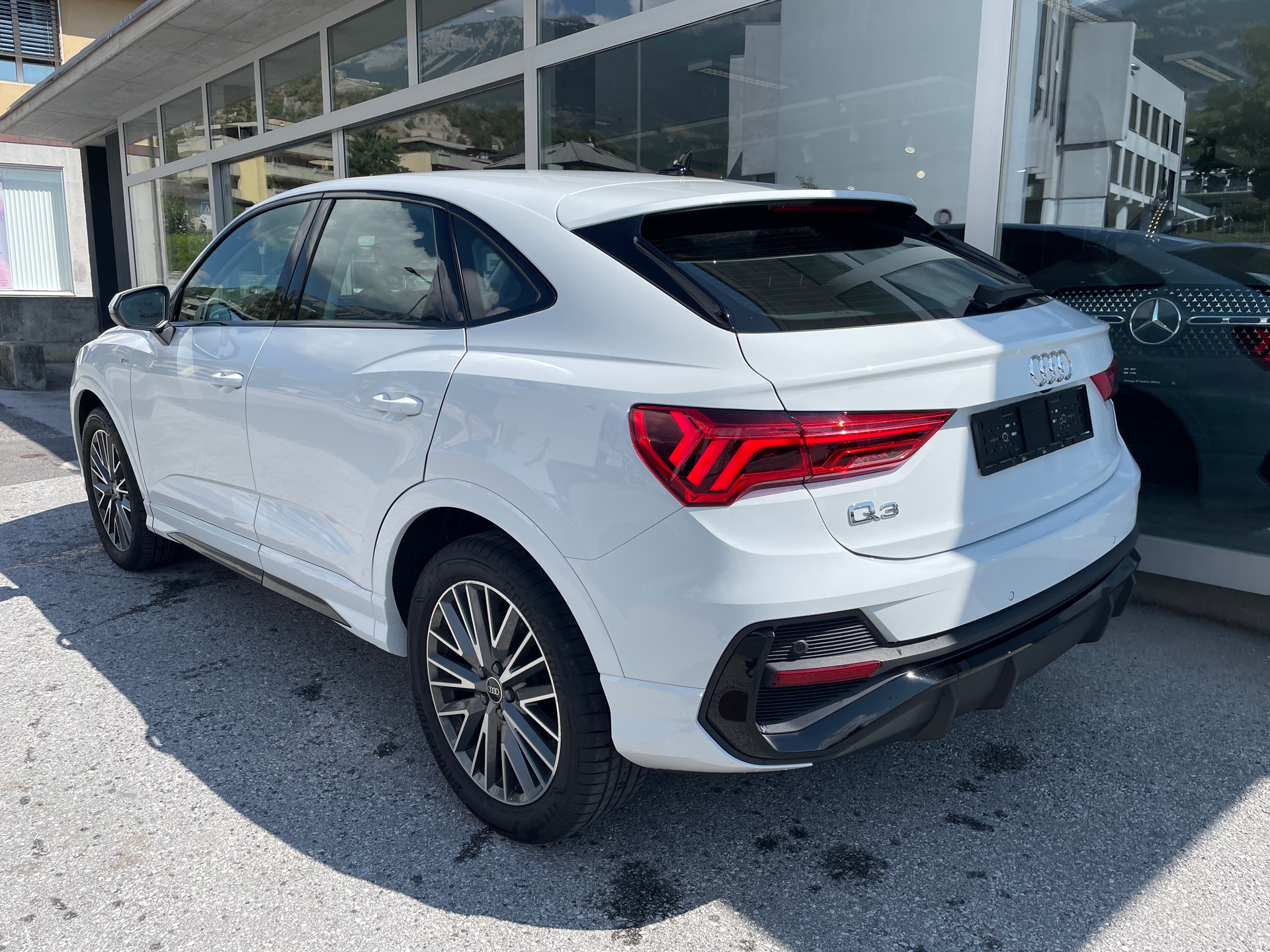 AUDI Q3 Sportback 35 TFSI S line Attraction S-tronic-image-4