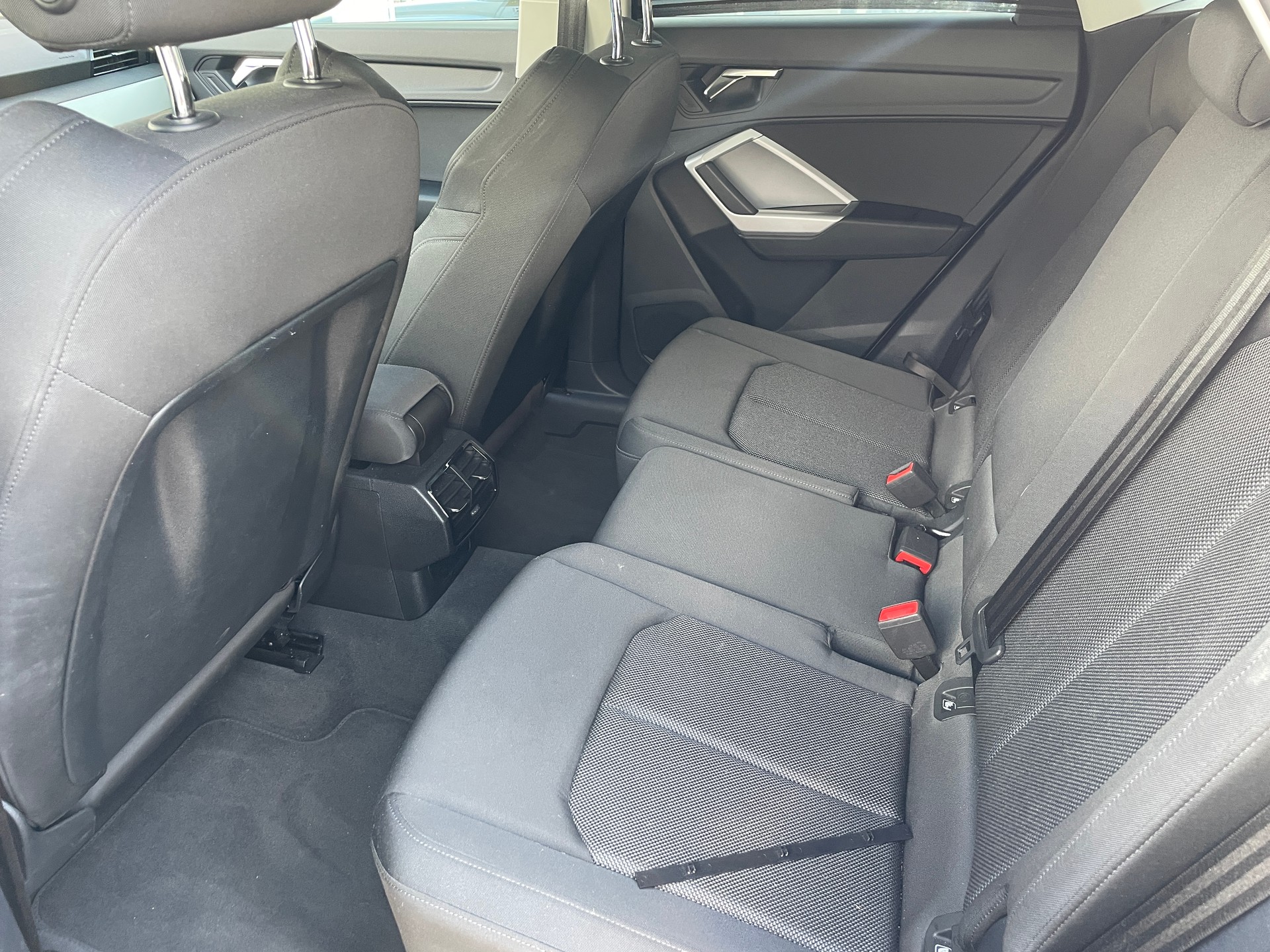 AUDI Q3 Sportback 35 TFSI S line Attraction S-tronic-image-9