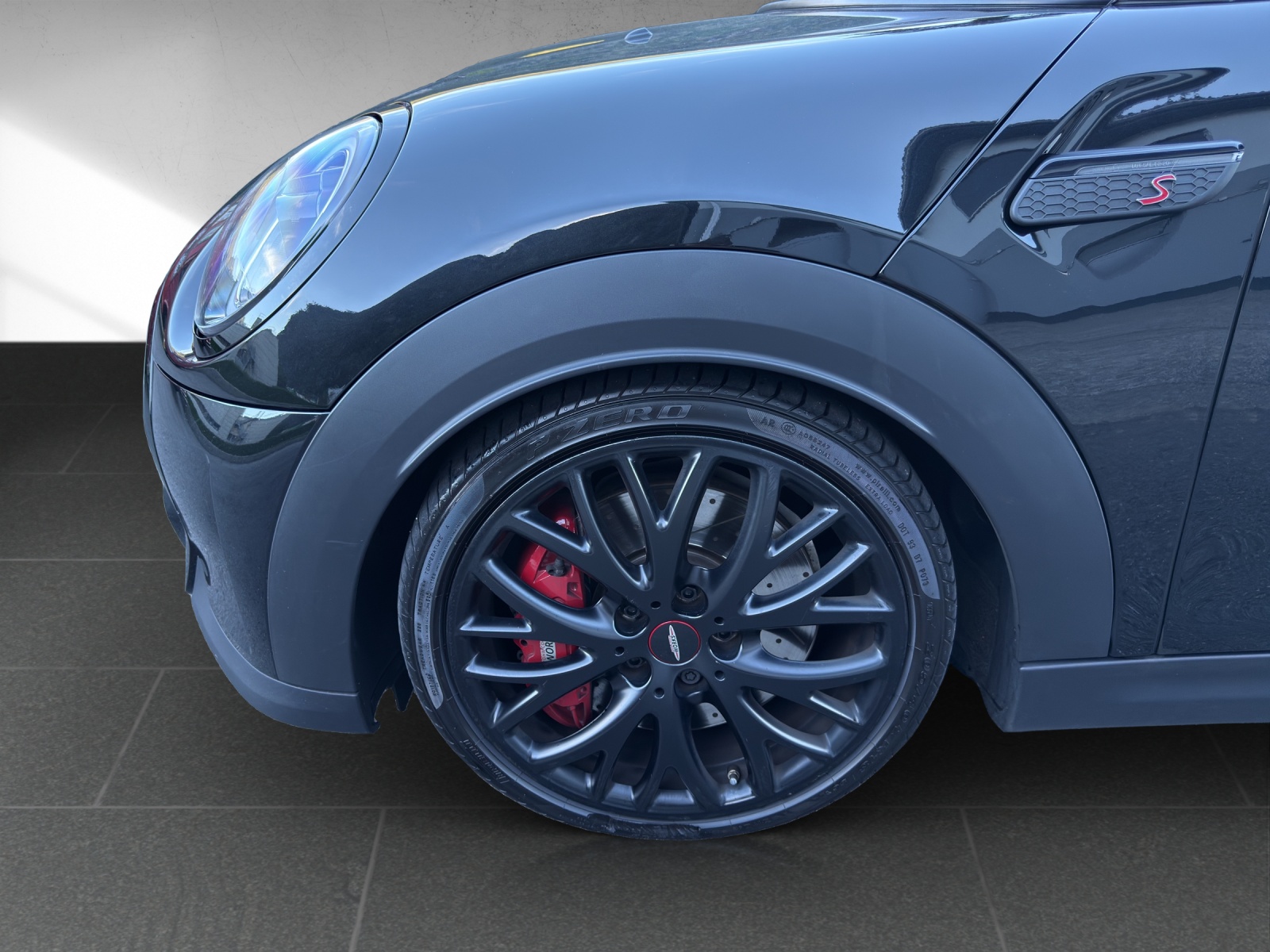 MINI Cooper S - Edition JCW-image-8