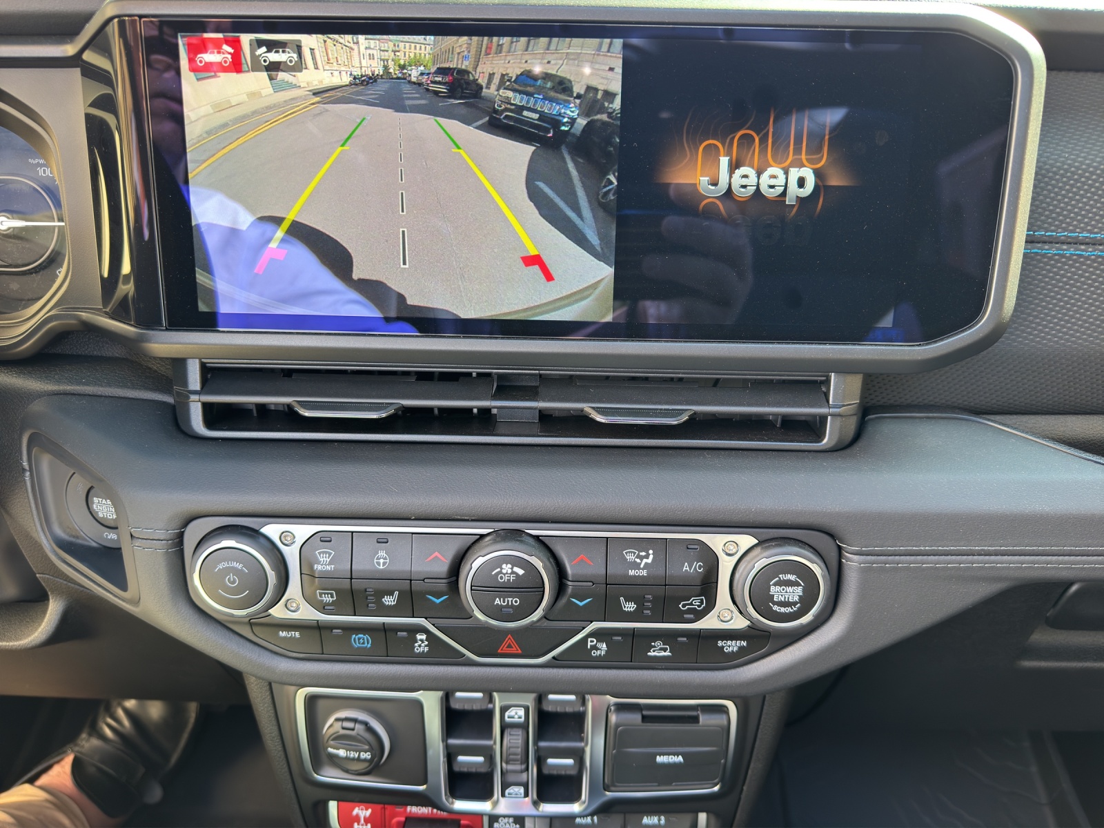 JEEP Wrangler 2.0 PHEV Unlimited Rubicon Automatic Soft Top-image-14