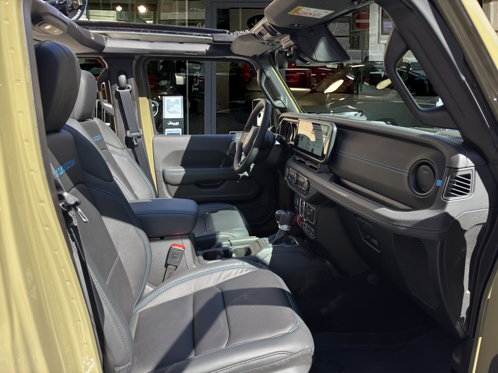 JEEP Wrangler 2.0 PHEV Unlimited Rubicon Automatic Soft Top-image-15