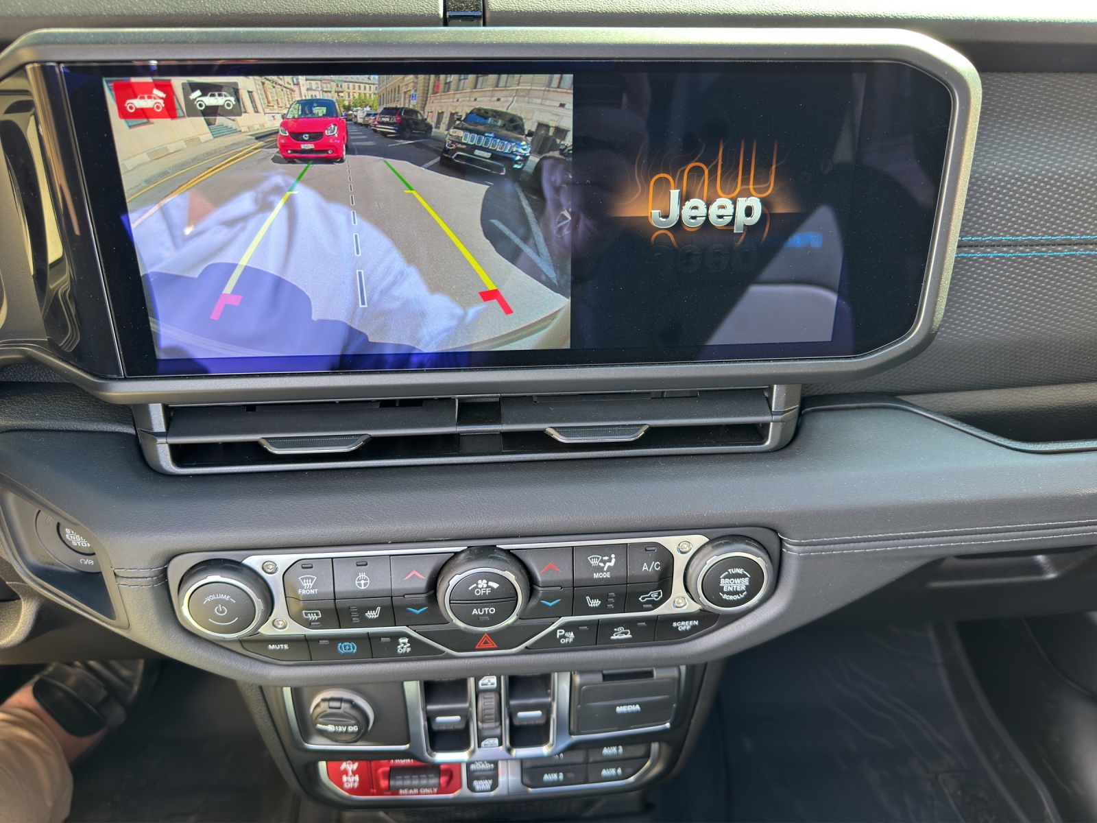 JEEP Wrangler 2.0 PHEV Unlimited Rubicon Automatic Soft Top-image-13