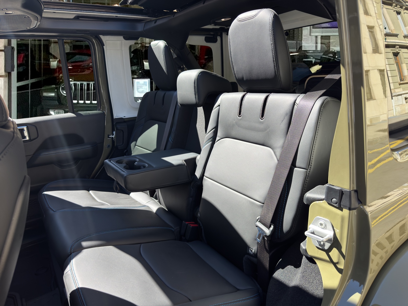 JEEP Wrangler 2.0 PHEV Unlimited Rubicon Automatic Soft Top-image-11
