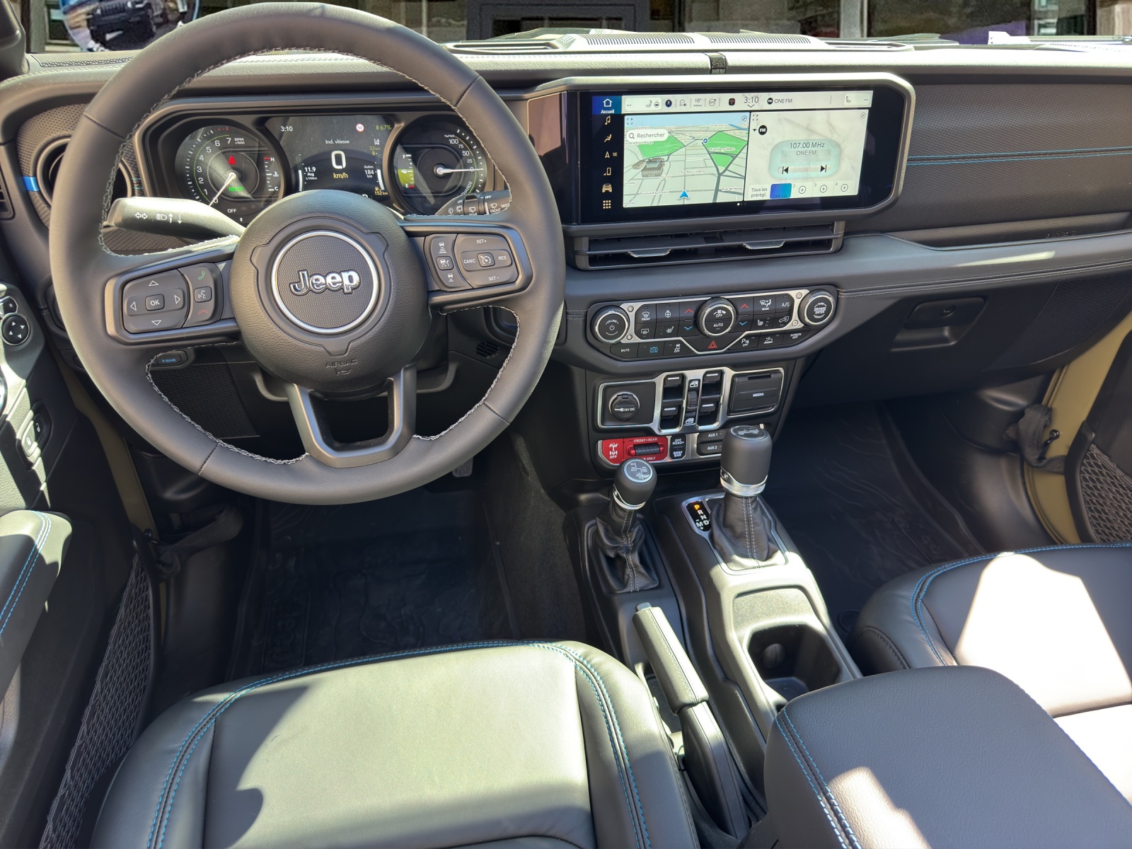 JEEP Wrangler 2.0 PHEV Unlimited Rubicon Automatic Soft Top-image-12