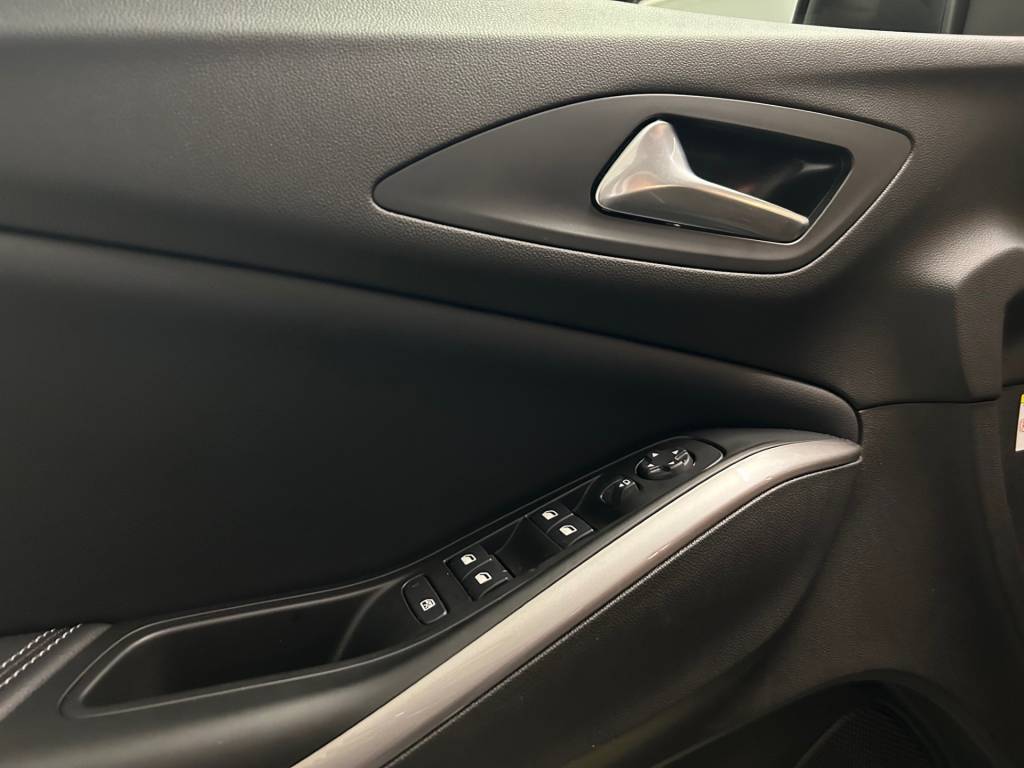 OPEL Grandland 1.6 Hybrid4 GSe Automatik-image-7