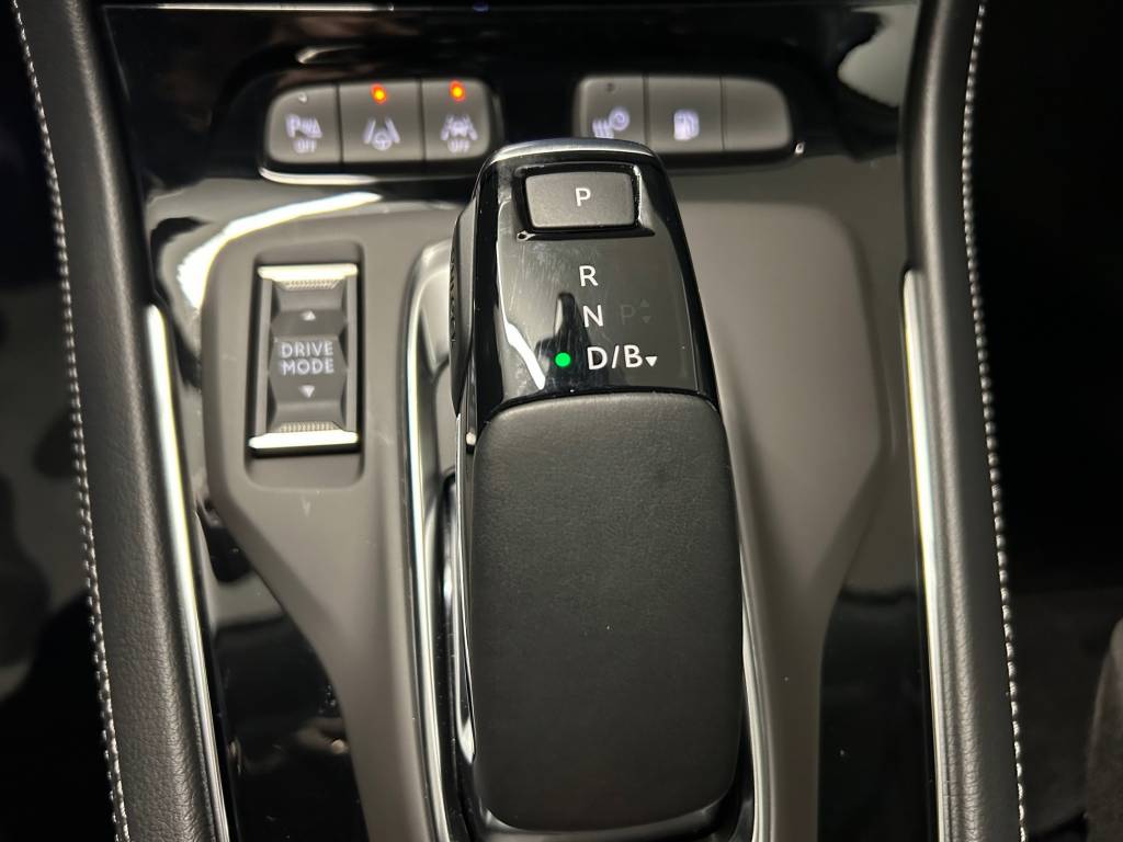 OPEL Grandland 1.6 Hybrid4 GSe Automatik-image-6