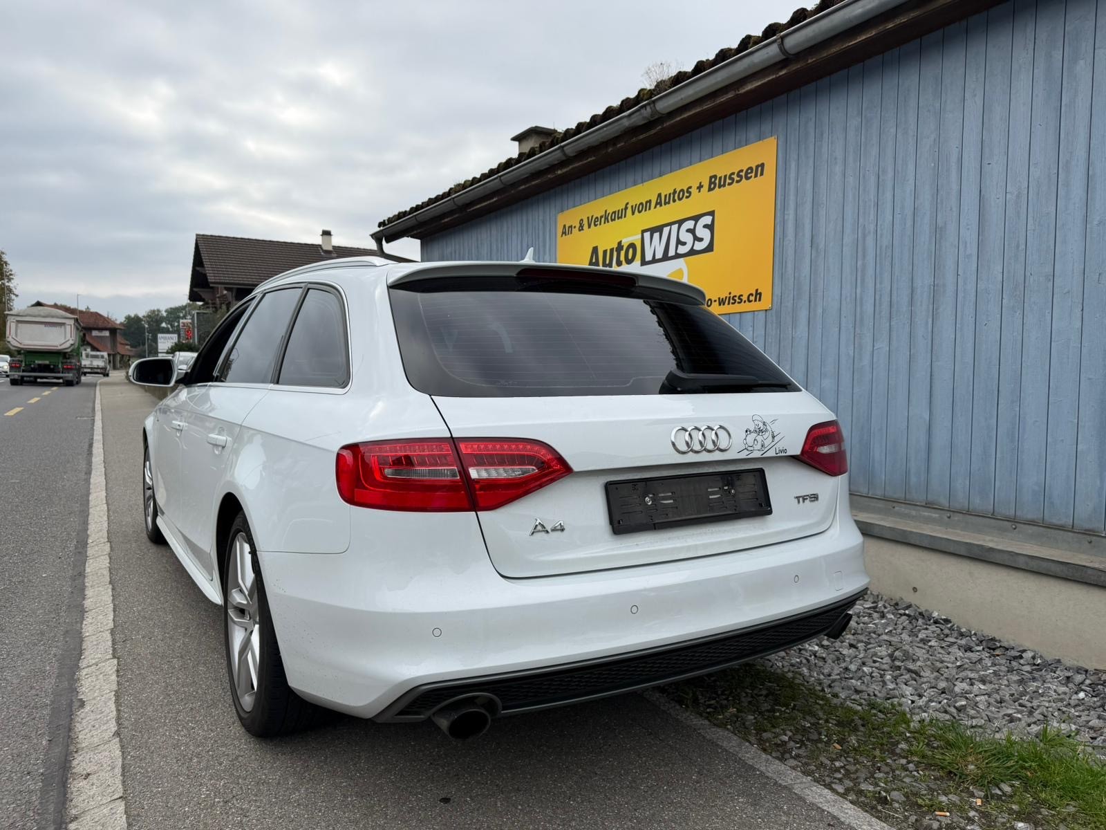 AUDI A4-image-5