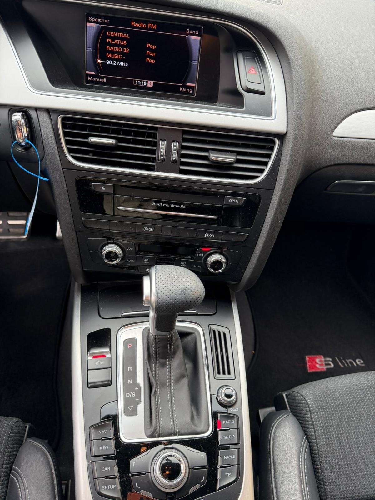 AUDI A4-image-13