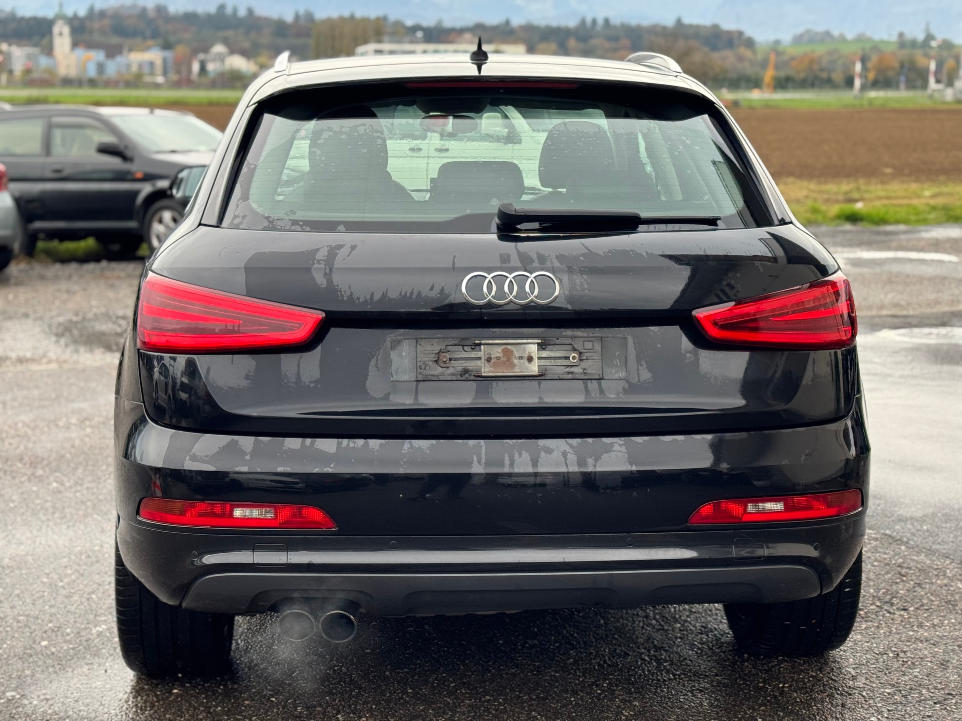 AUDI Q3 2.0 TFSI quattro S-tronic-image-4