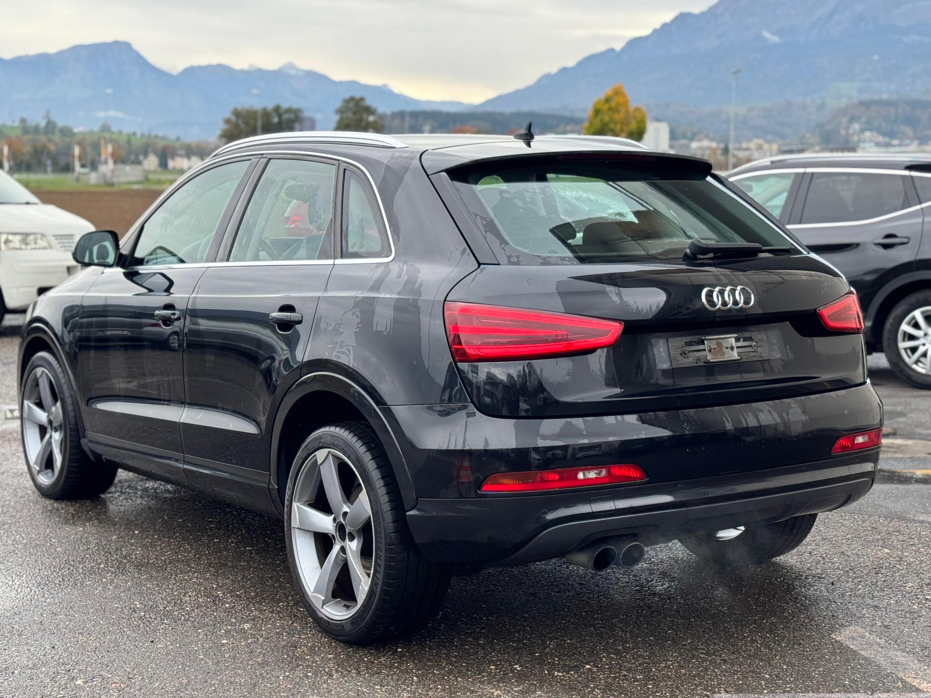 AUDI Q3 2.0 TFSI quattro S-tronic-image-14