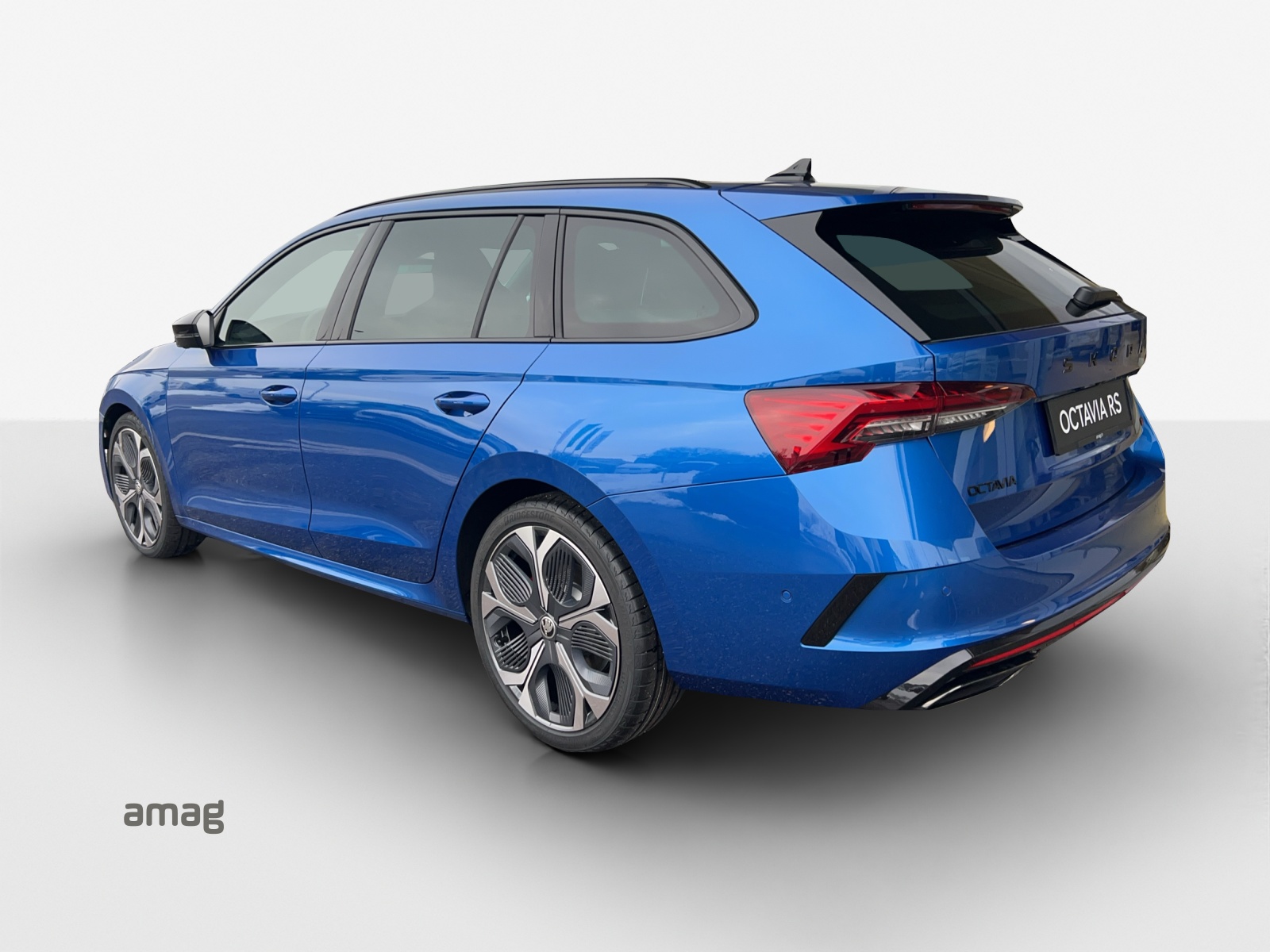 SKODA Octavia Combi 2.0 TSI DSG RS-image-2