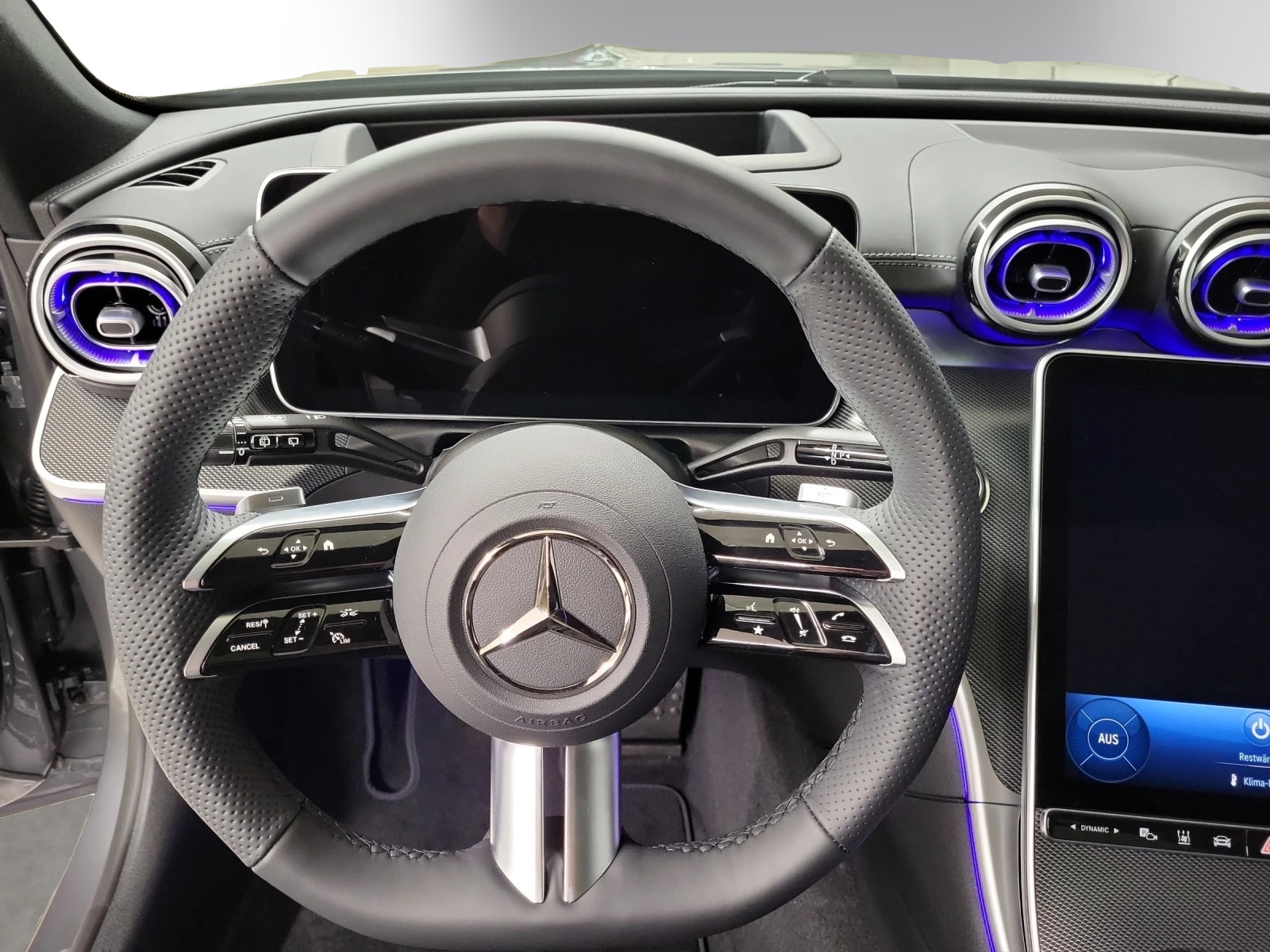 MERCEDES-BENZ C 300de T EQ Hybrid-image-12