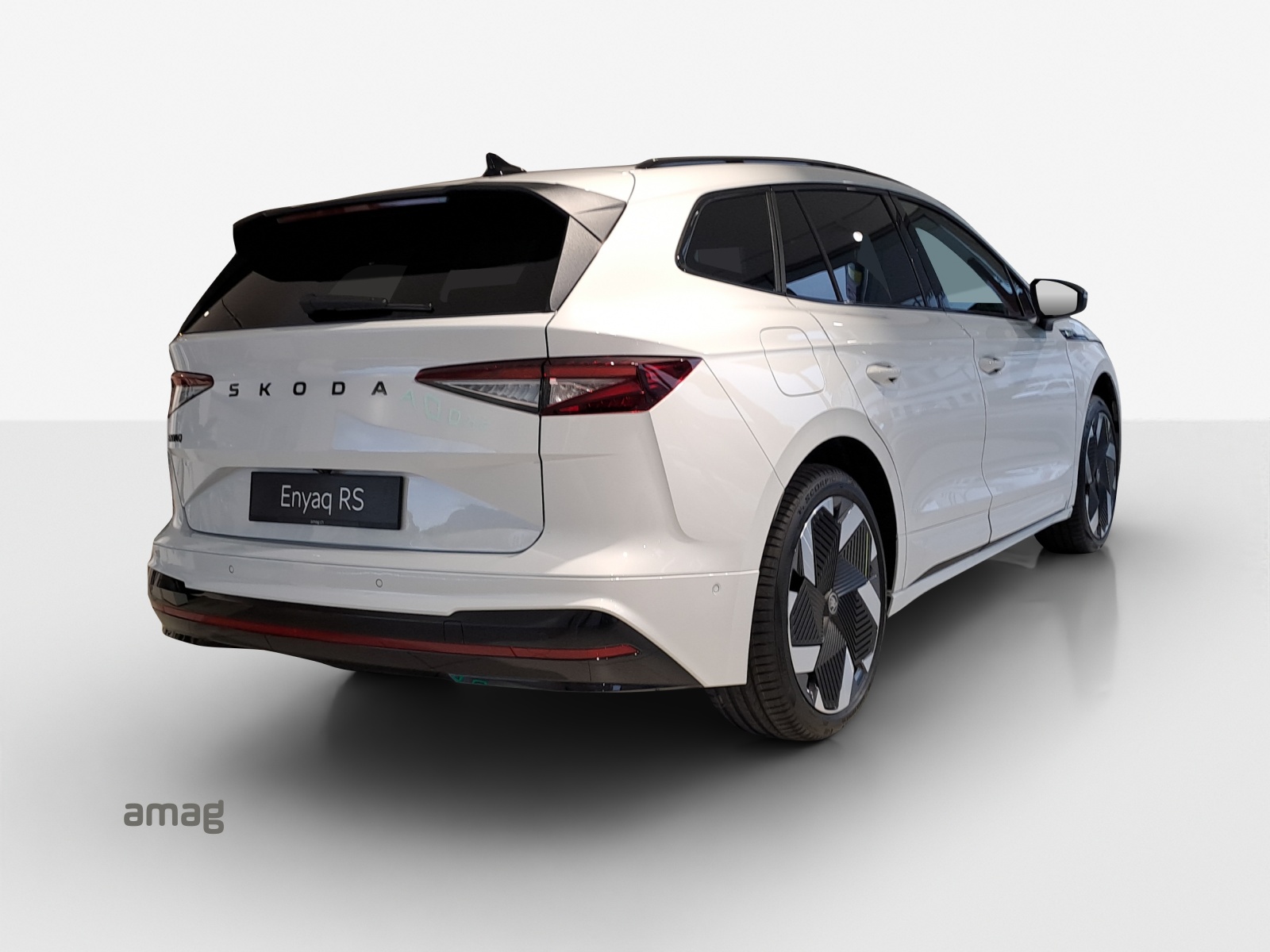 SKODA Enyaq 4x4 RS-image-4