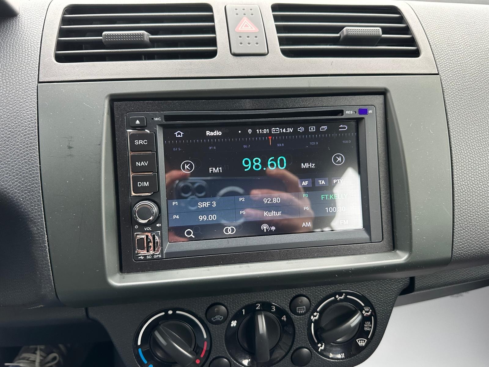 SUZUKI Swift 1.3i 16V GL Top-image-11