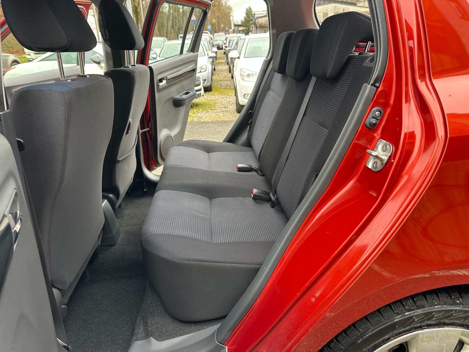 SUZUKI Swift 1.3i 16V GL Top-image-10