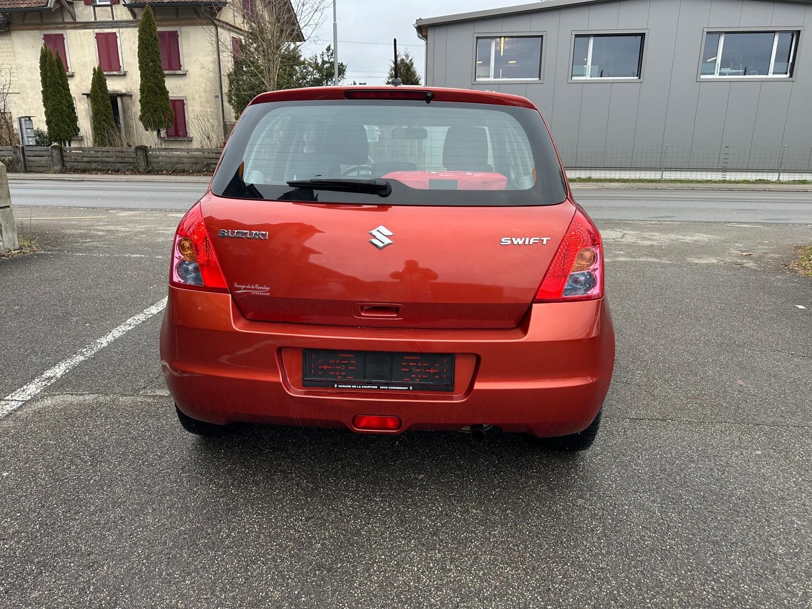 SUZUKI Swift 1.3i 16V GL Top-image-5