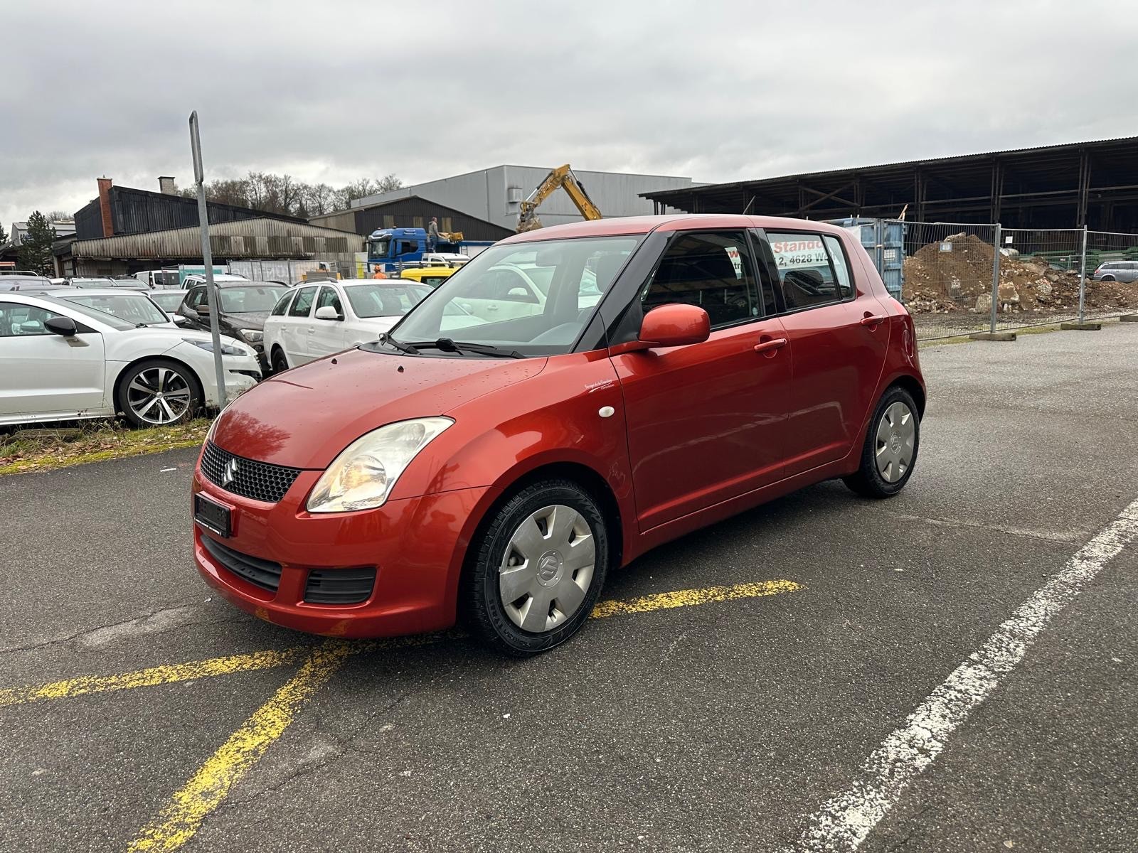 SUZUKI Swift 1.3i 16V GL Top-showroom-element-1