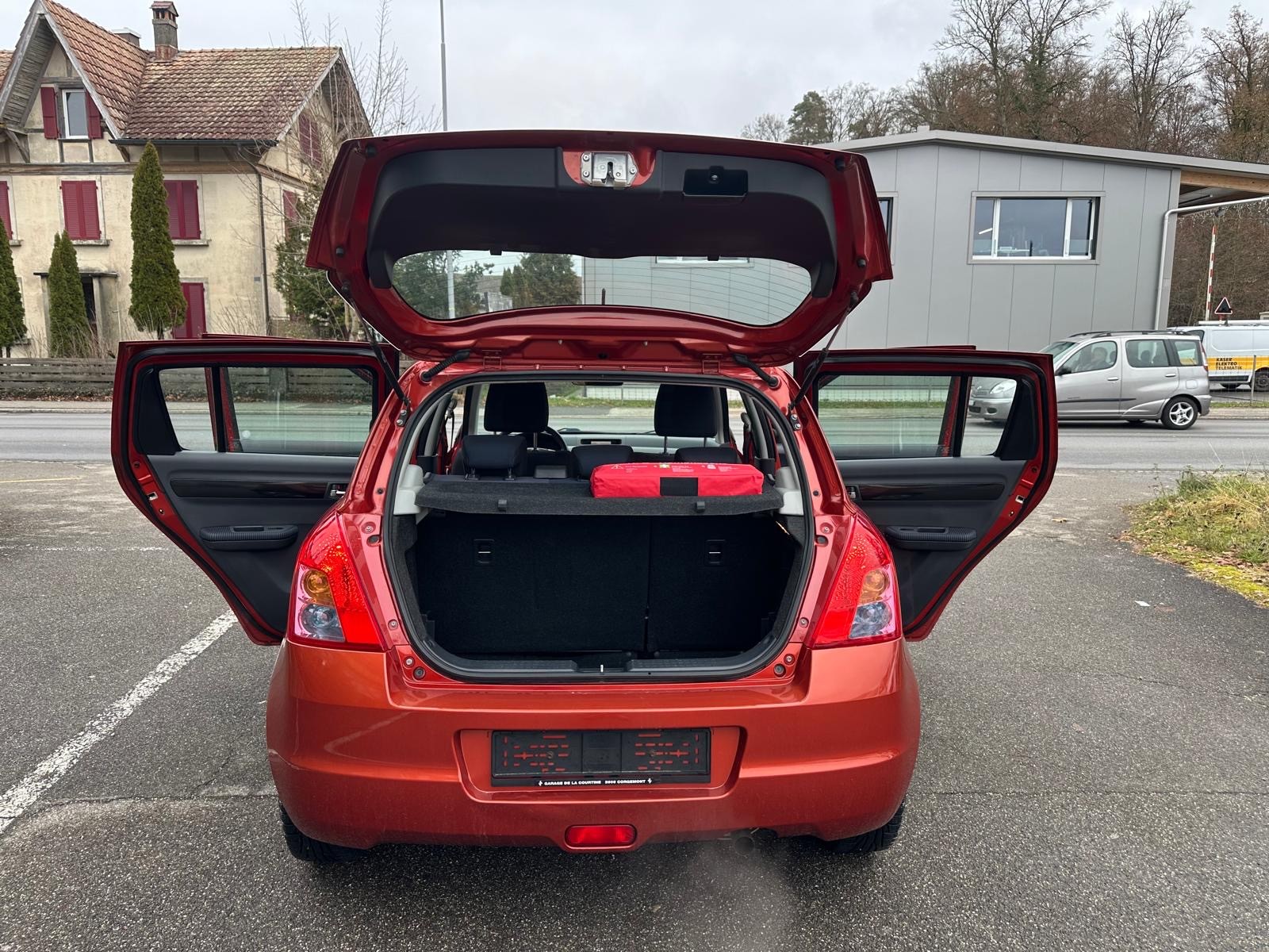 SUZUKI Swift 1.3i 16V GL Top-image-6