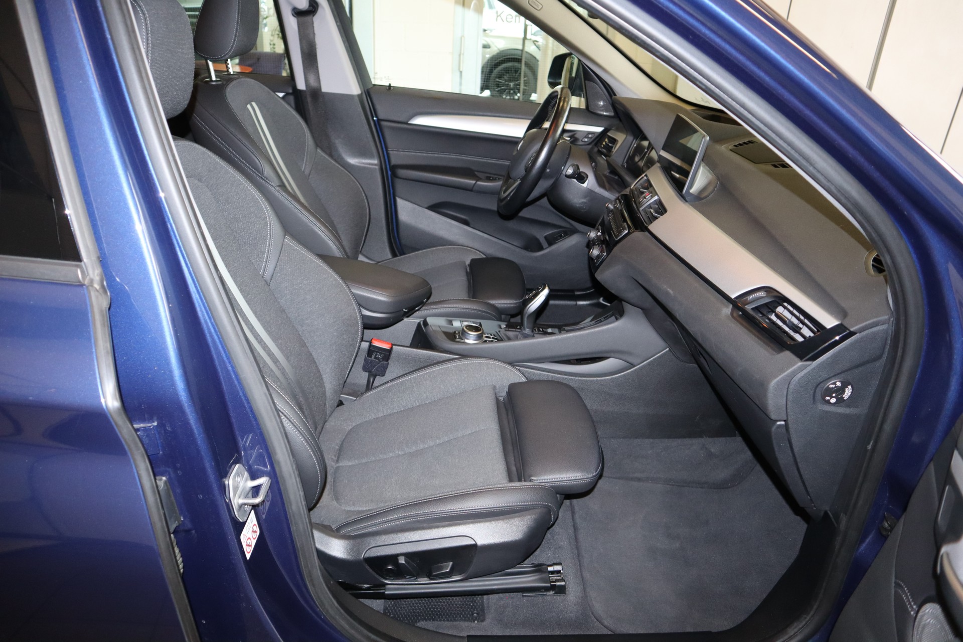 BMW X1 xDrive 20d Steptronic 4x4 Euro 6-image-4