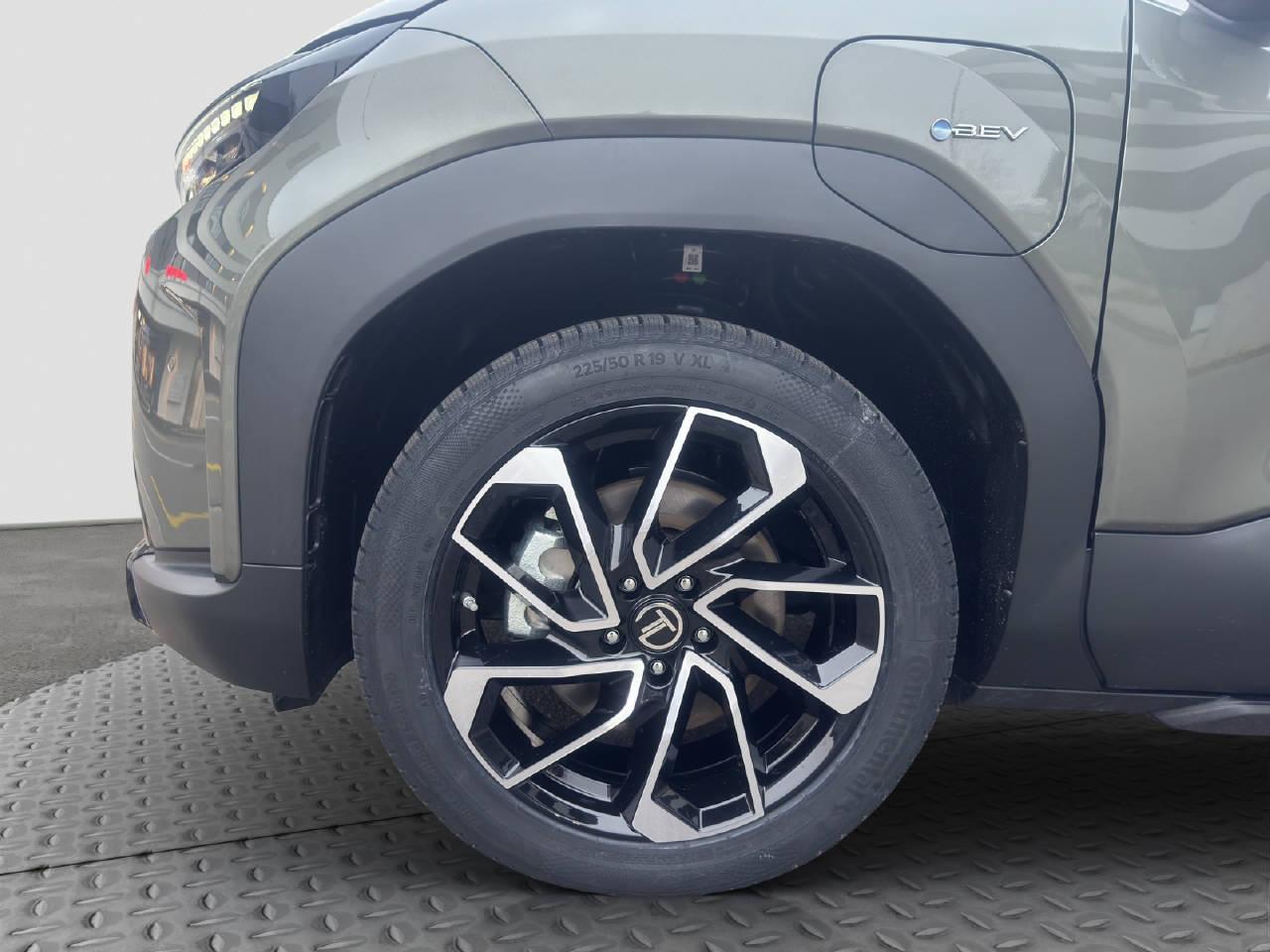 TOYOTA Urban Cruiser Premium AWD-image-8