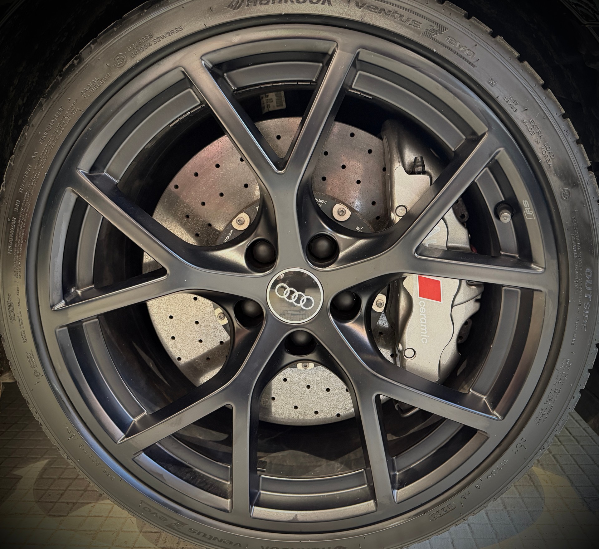 AUDI RS3 Sportback 2.5 TSI quattro S-tronic full black* freins ceramic*-image-5