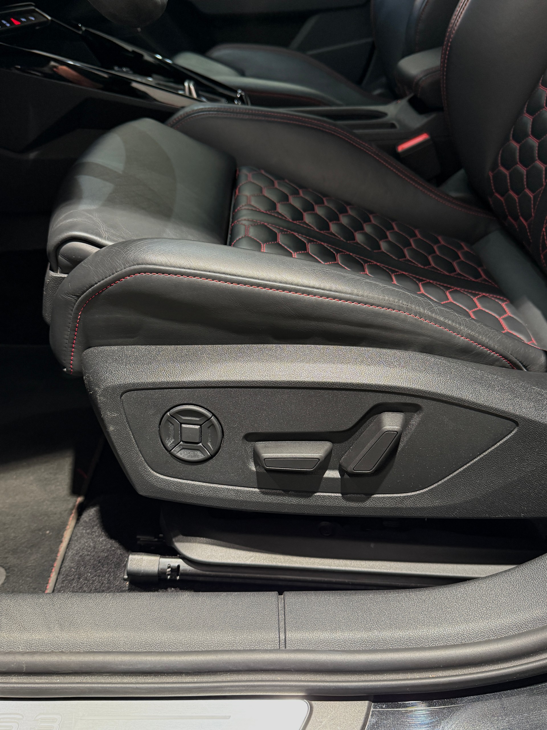AUDI RS3 Sportback 2.5 TSI quattro S-tronic full black* freins ceramic*-image-22