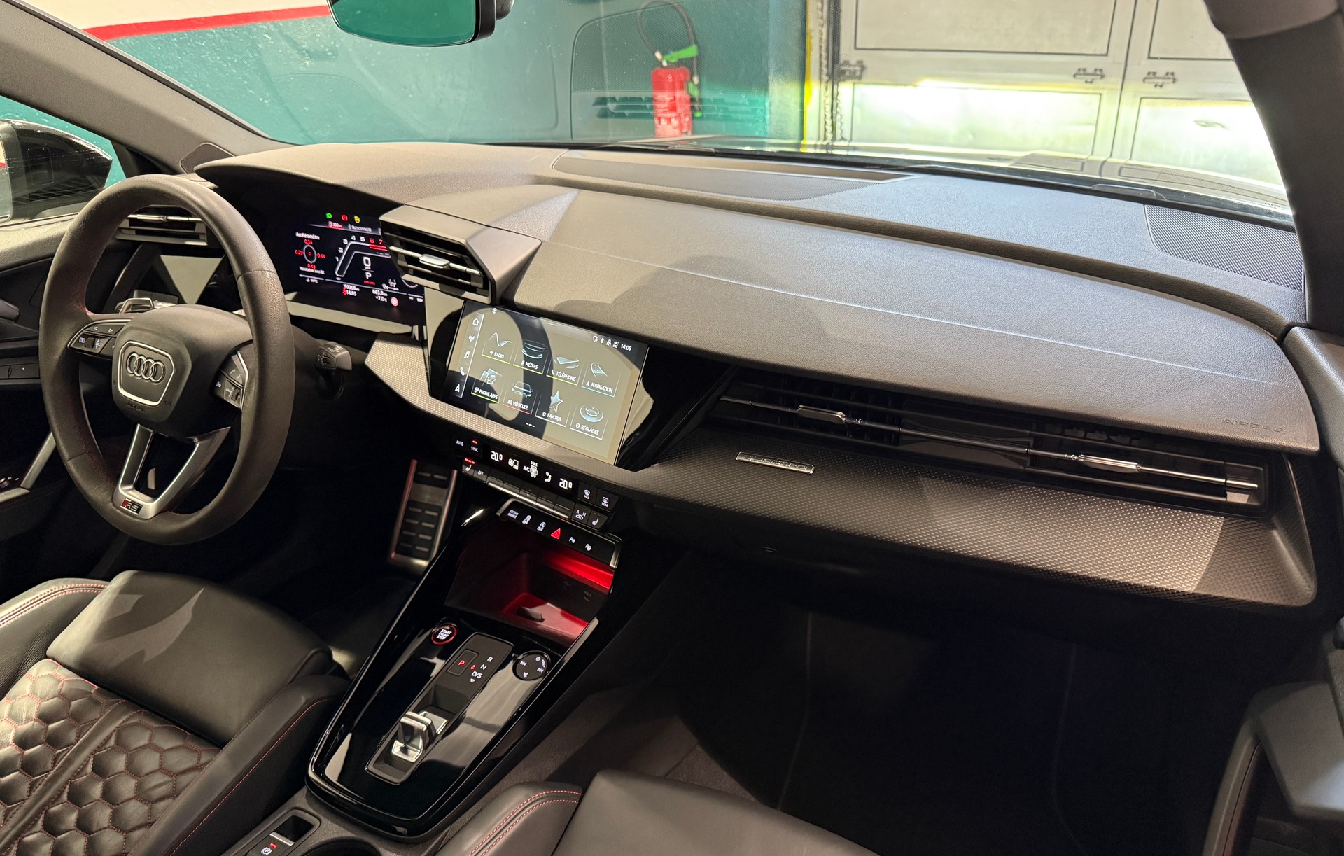 AUDI RS3 Sportback 2.5 TSI quattro S-tronic full black* freins ceramic*-image-13