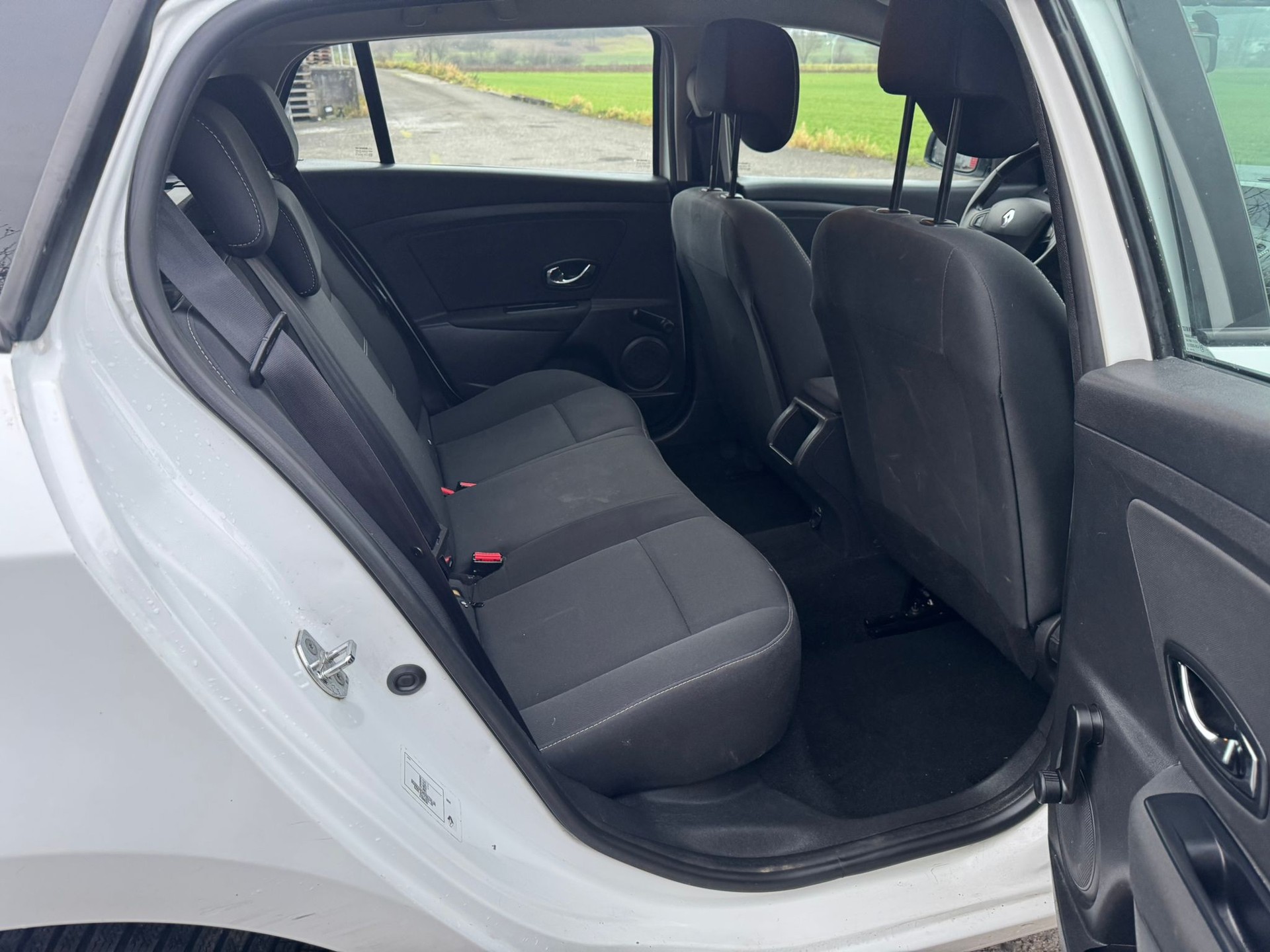 RENAULT Mégane Grandtour 1.5 dCi Expression-image-12