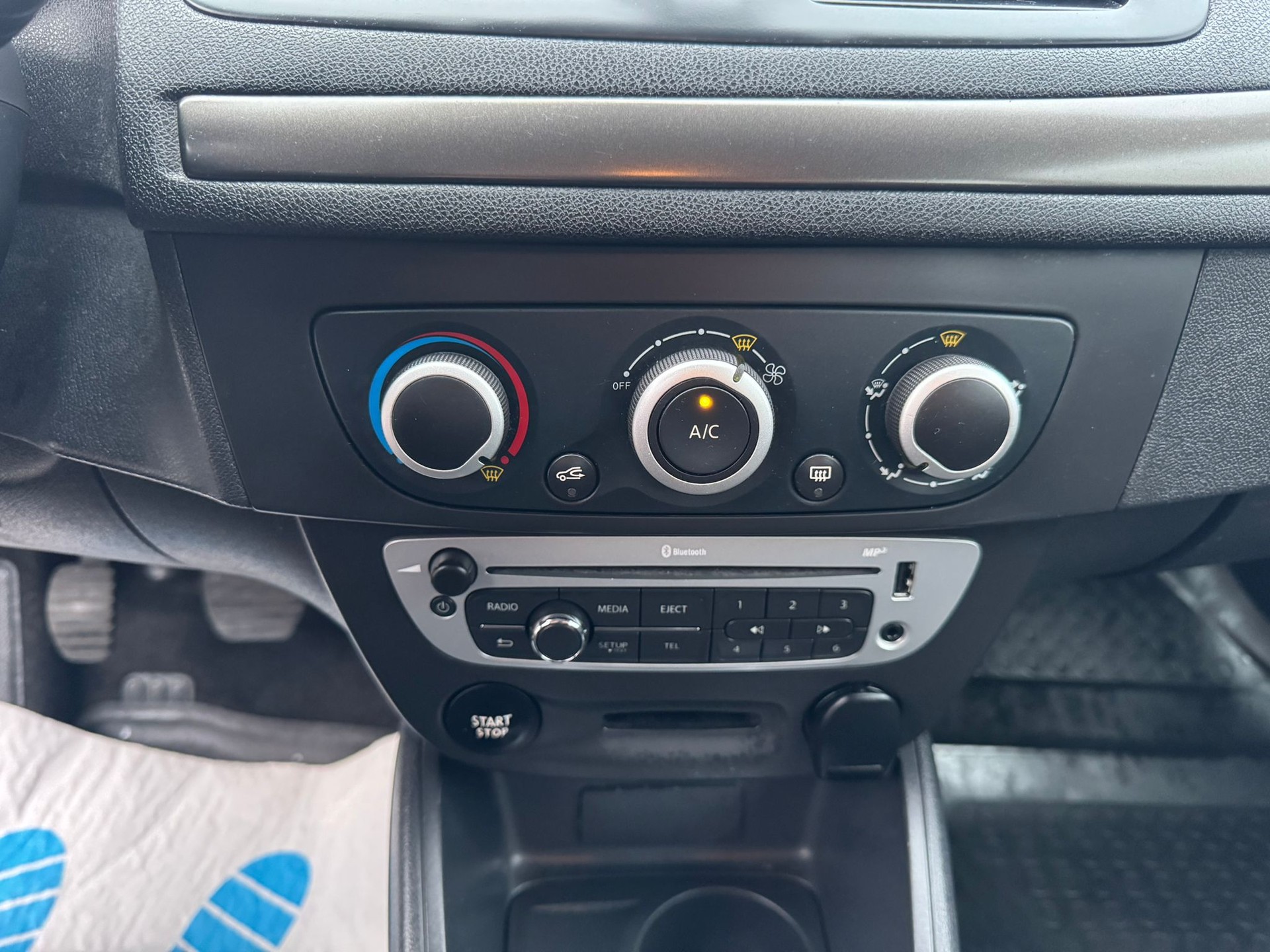 RENAULT Mégane Grandtour 1.5 dCi Expression-image-21