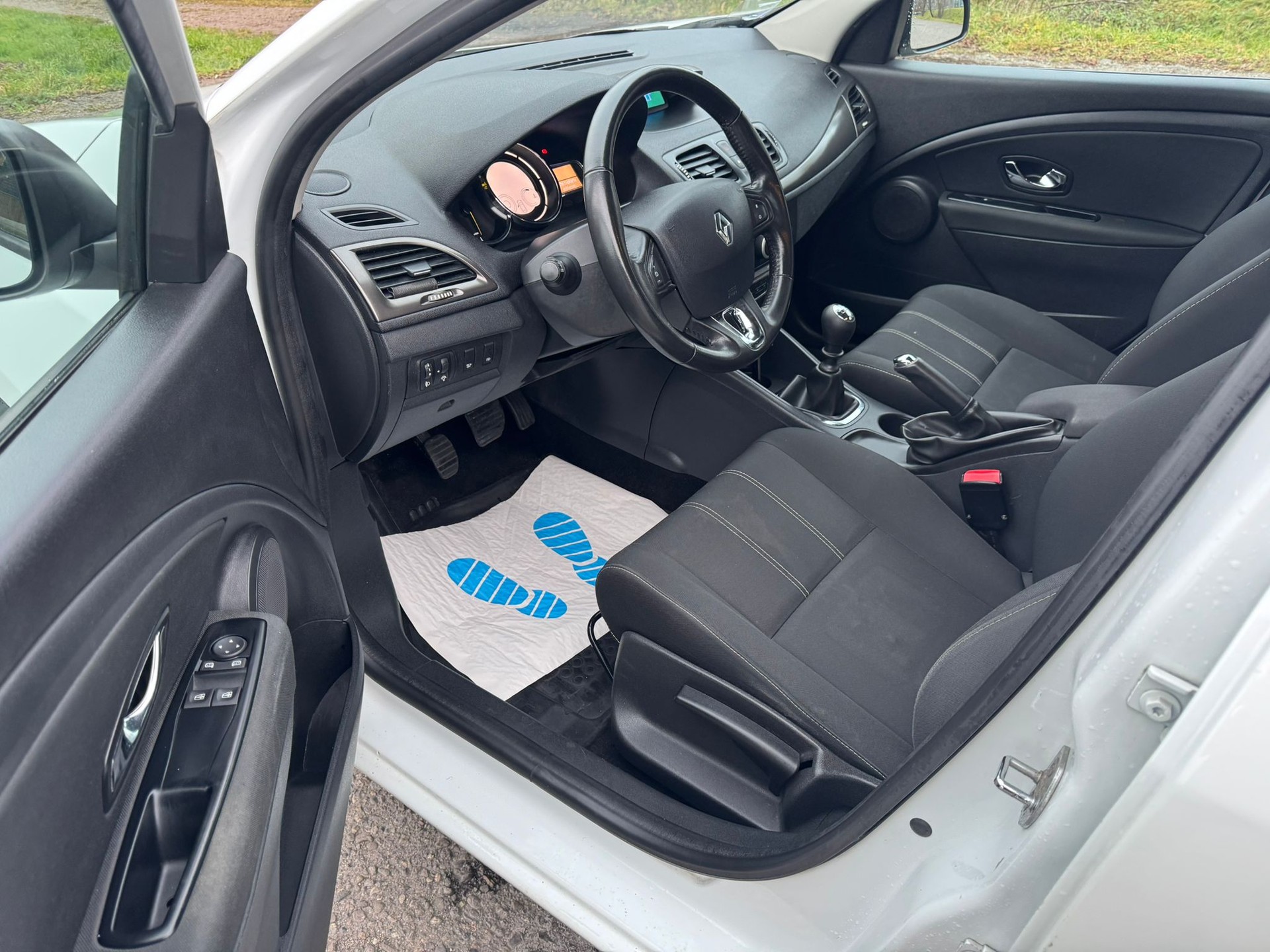 RENAULT Mégane Grandtour 1.5 dCi Expression-image-10