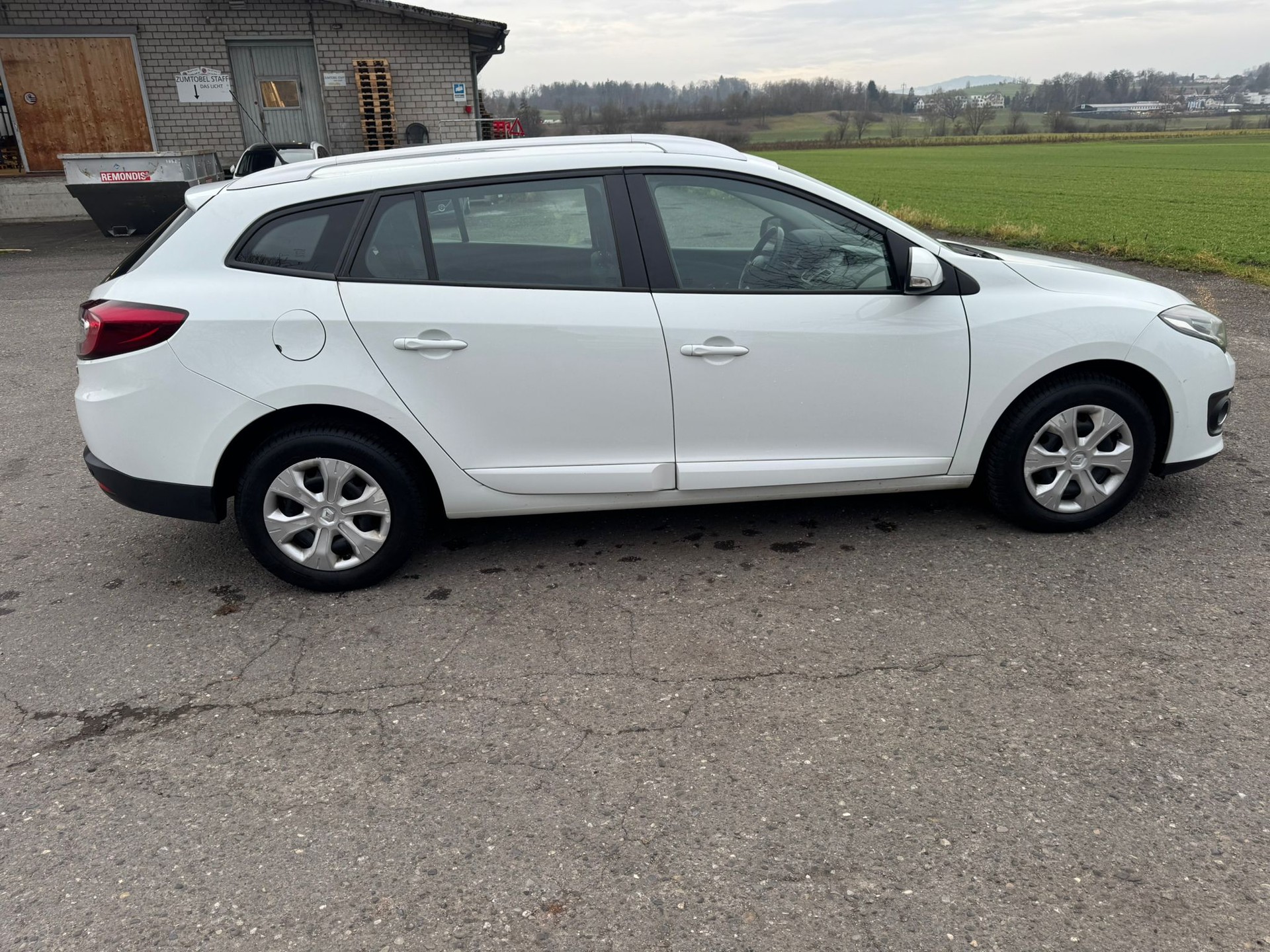 RENAULT Mégane Grandtour 1.5 dCi Expression-image-8