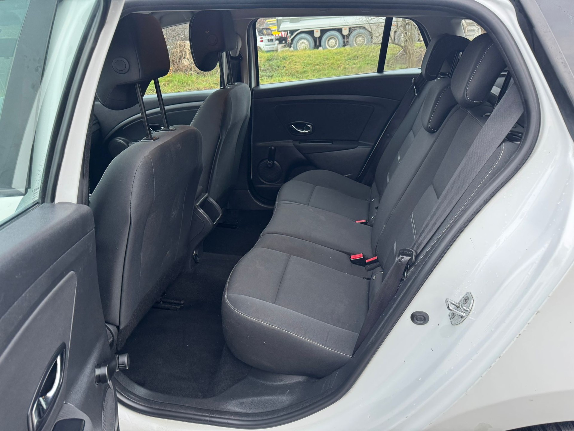 RENAULT Mégane Grandtour 1.5 dCi Expression-image-13