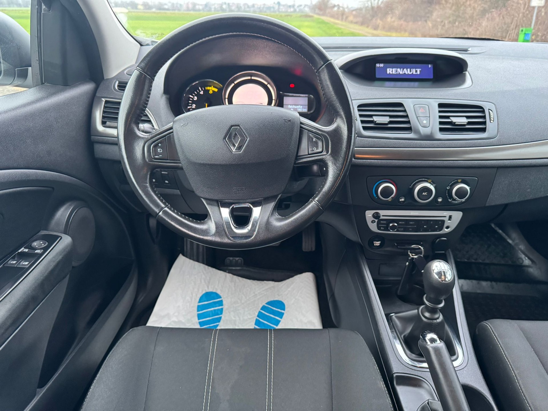 RENAULT Mégane Grandtour 1.5 dCi Expression-image-15