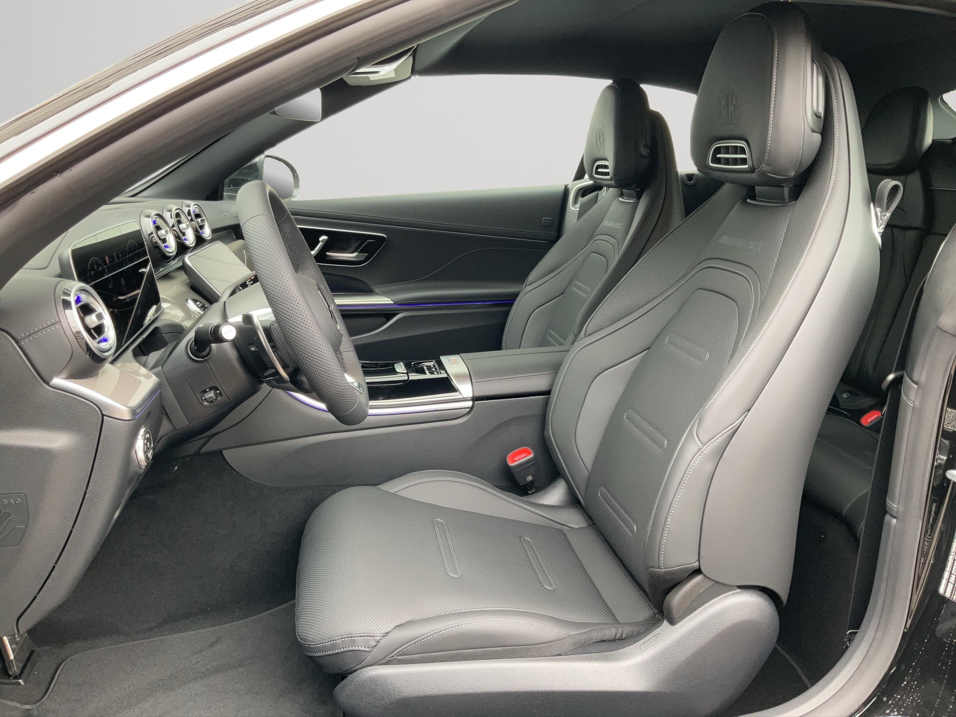 MERCEDES-BENZ AMG CLE 53 4MATIC+ Cabriolet-image-4