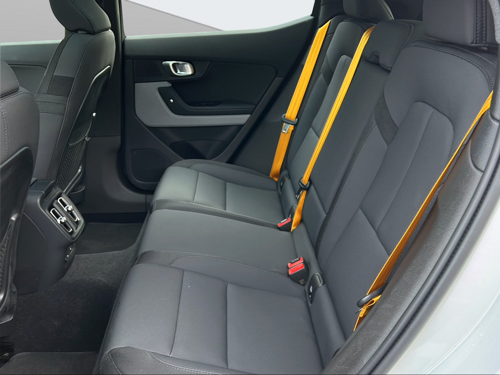 POLESTAR Polestar 2 Long Range Dual Performance 78 kWh MY23-image-15