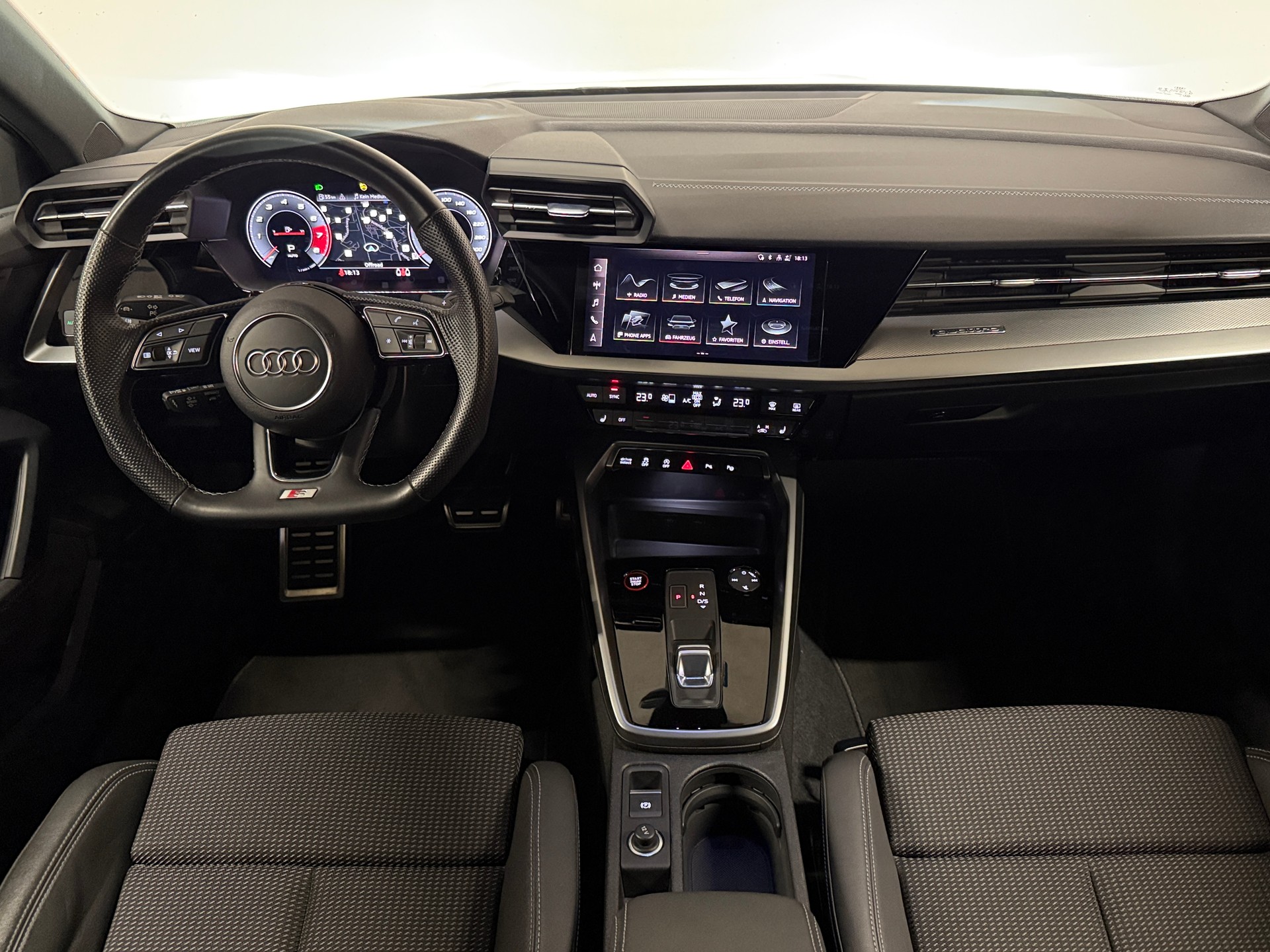 AUDI S3 Limousine 2.0 TFSI quattro S-tronic-image-12