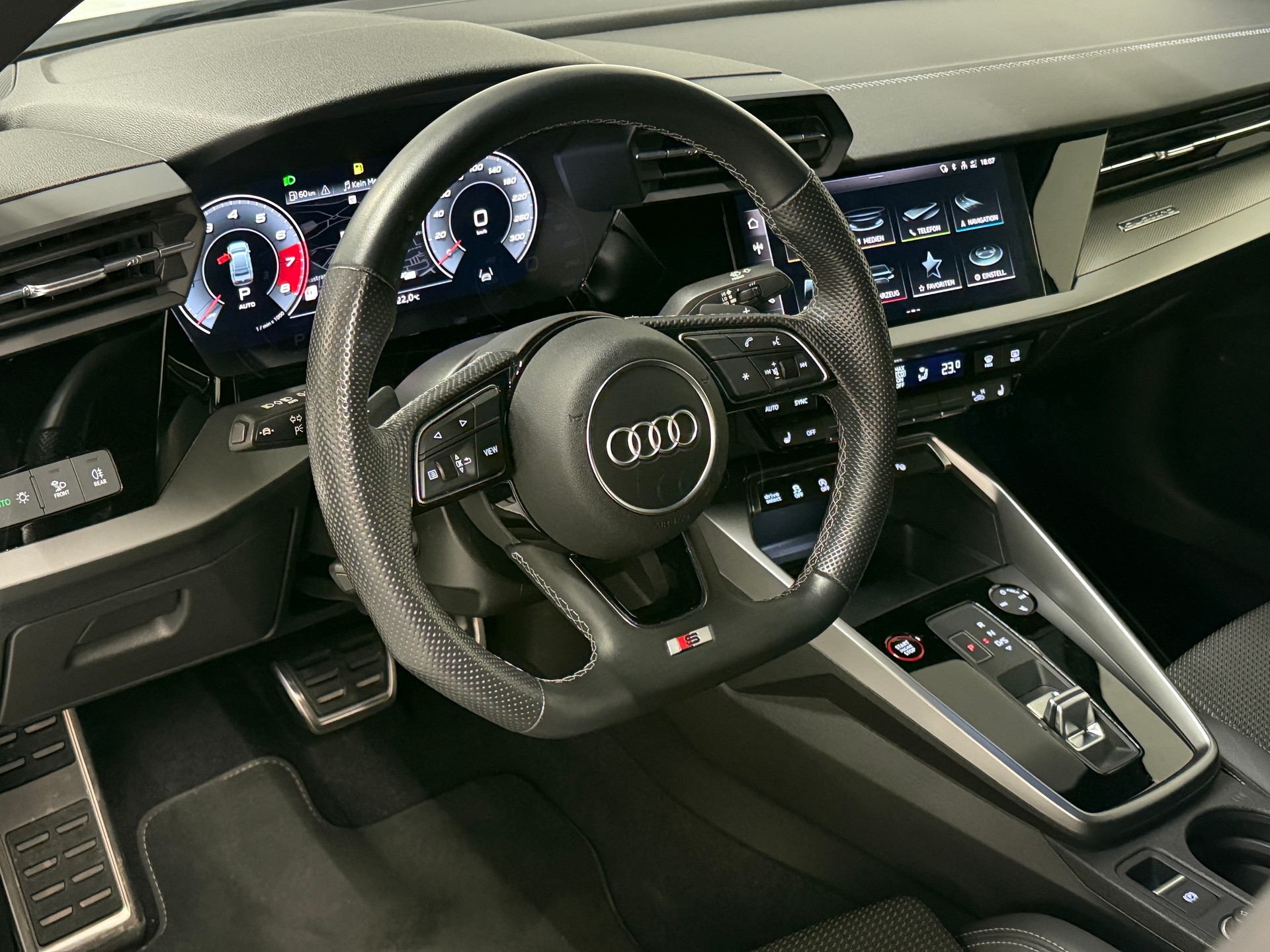 AUDI S3 Limousine 2.0 TFSI quattro S-tronic-image-10