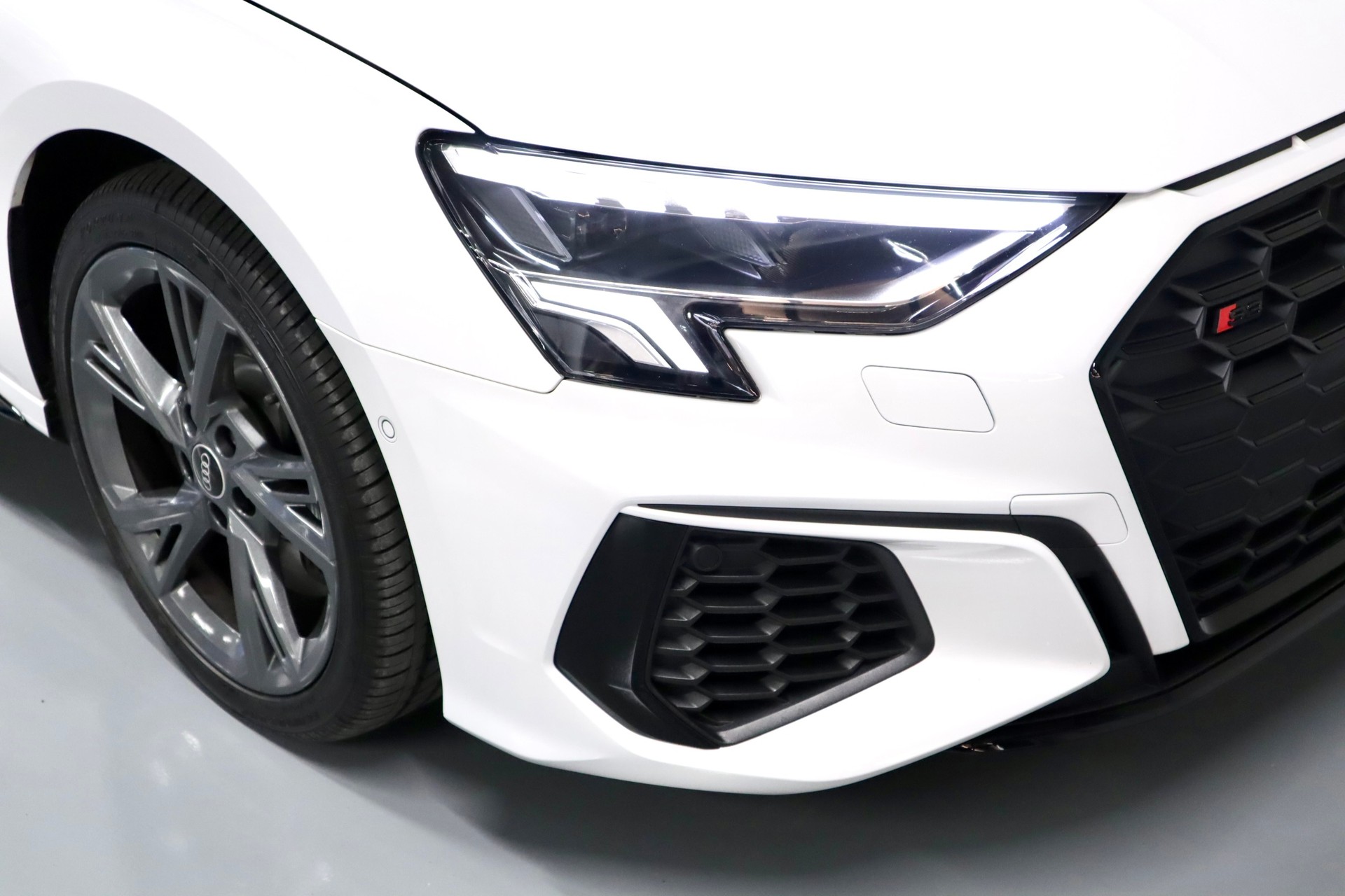 AUDI S3 Limousine 2.0 TFSI quattro S-tronic-image-7
