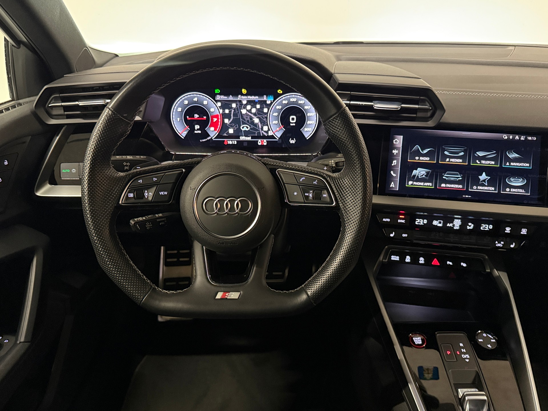 AUDI S3 Limousine 2.0 TFSI quattro S-tronic-image-13